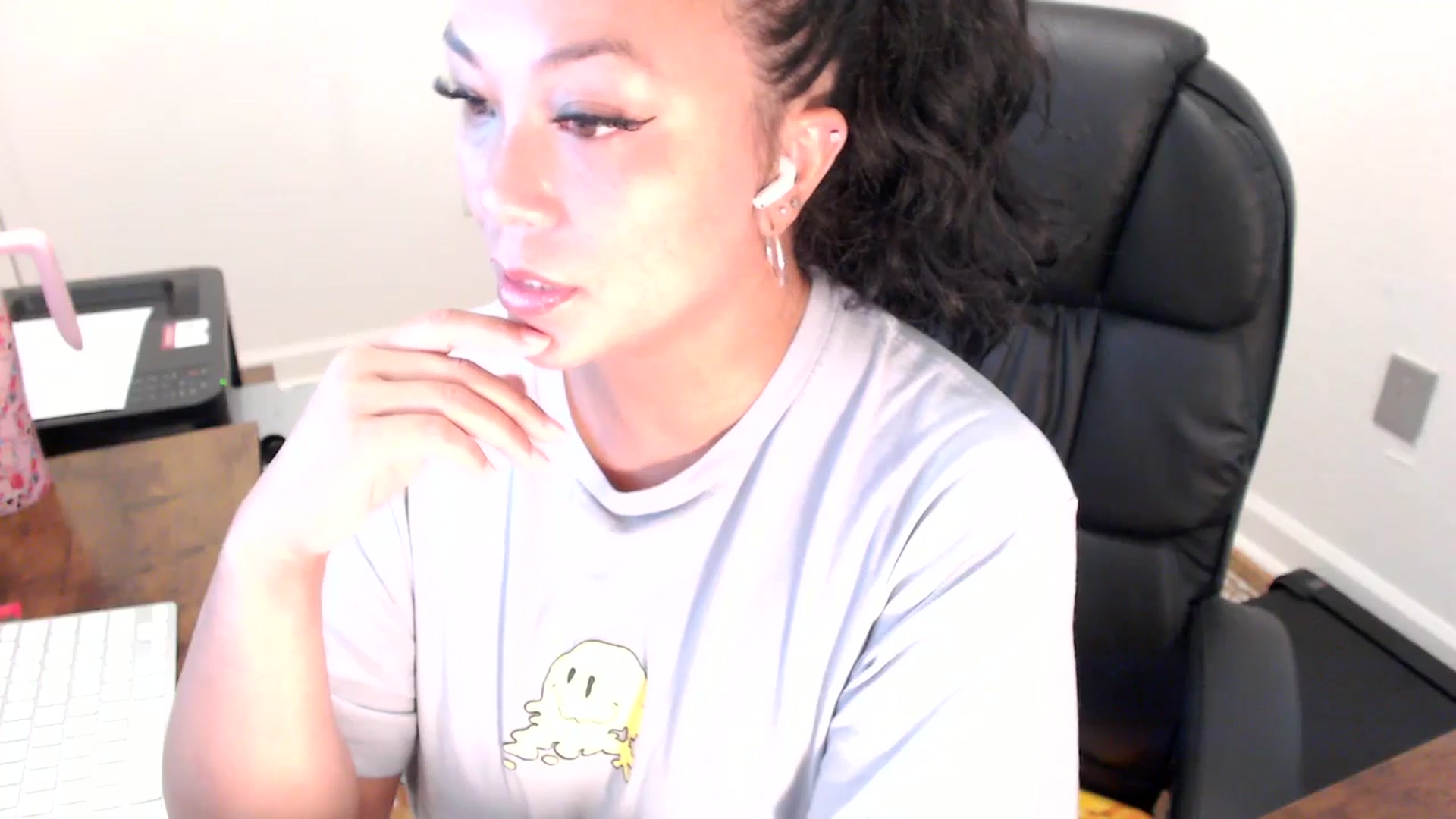 Gallery image thumbnail from MickaylaStar's myfreecams stream on, 07/28/2025, 16:52 image 6 of 20