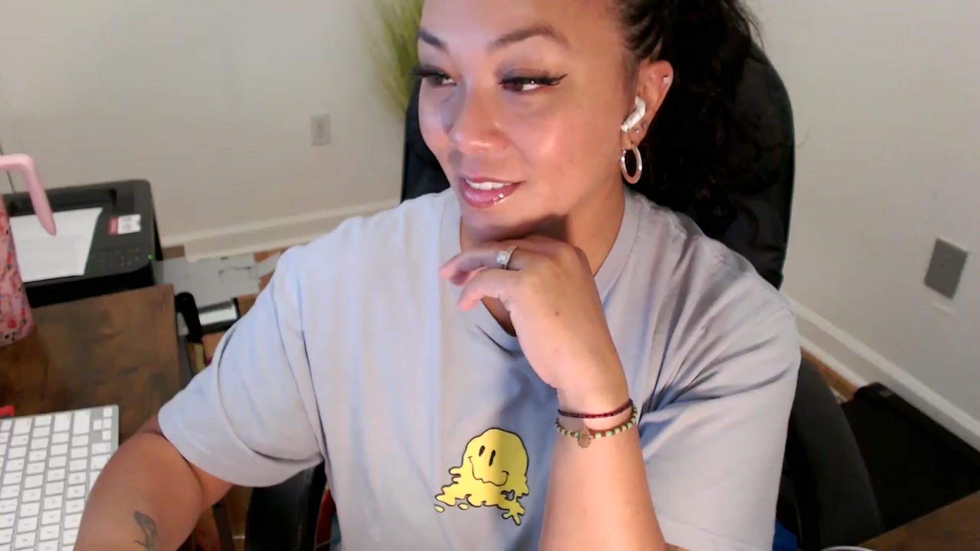 Gallery image thumbnail from MickaylaStar's myfreecams stream on, 07/28/2025, 16:52 image 8 of 20