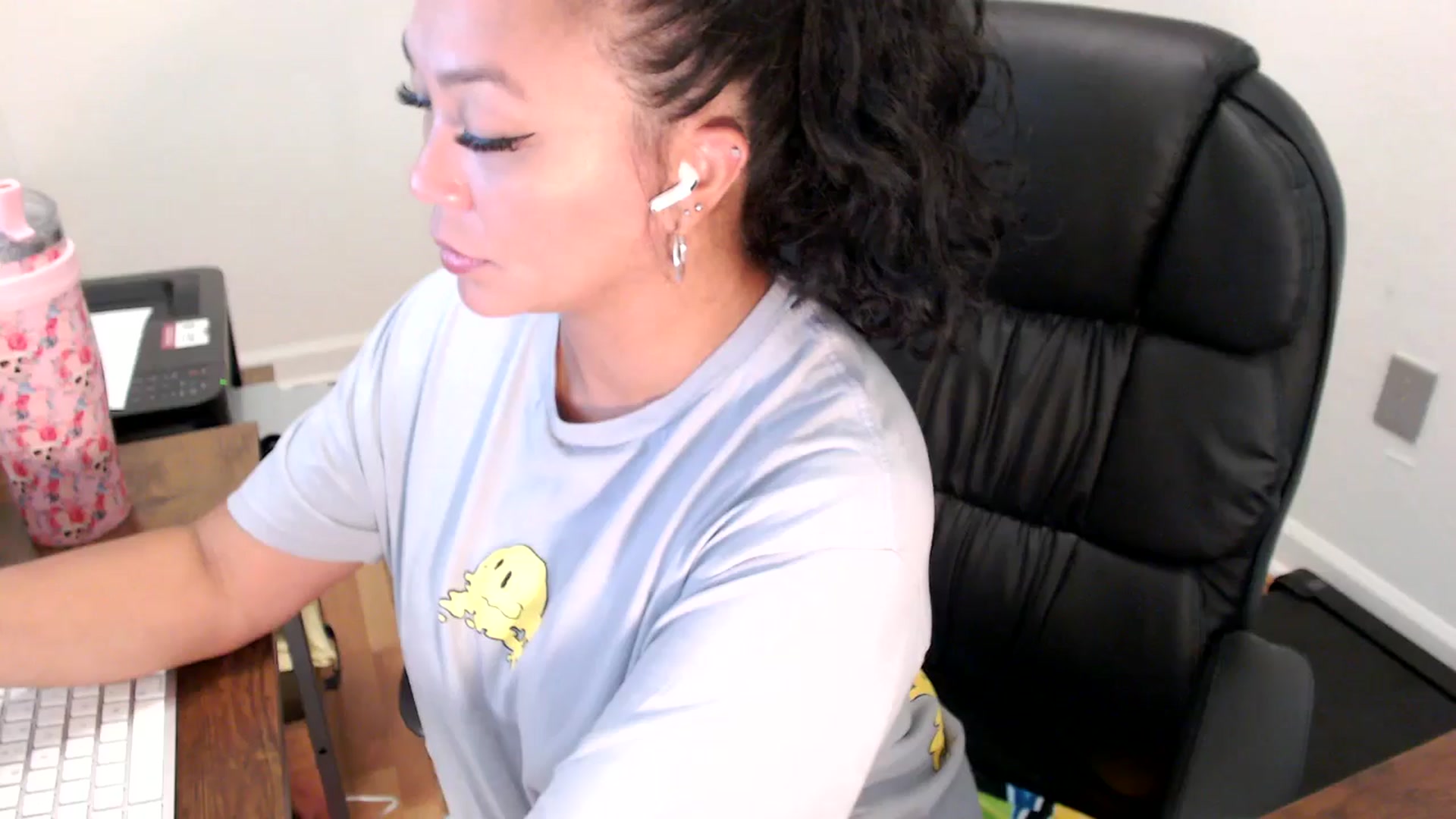 Gallery image thumbnail from MickaylaStar's myfreecams stream on, 07/28/2025, 16:52 image 4 of 20
