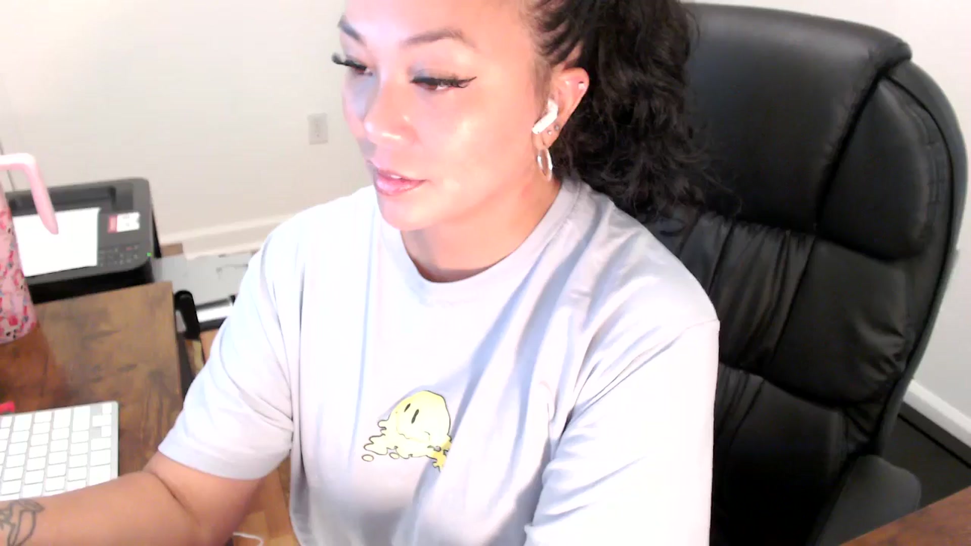Gallery image thumbnail from MickaylaStar's myfreecams stream on, 07/28/2025, 16:52 image 15 of 20
