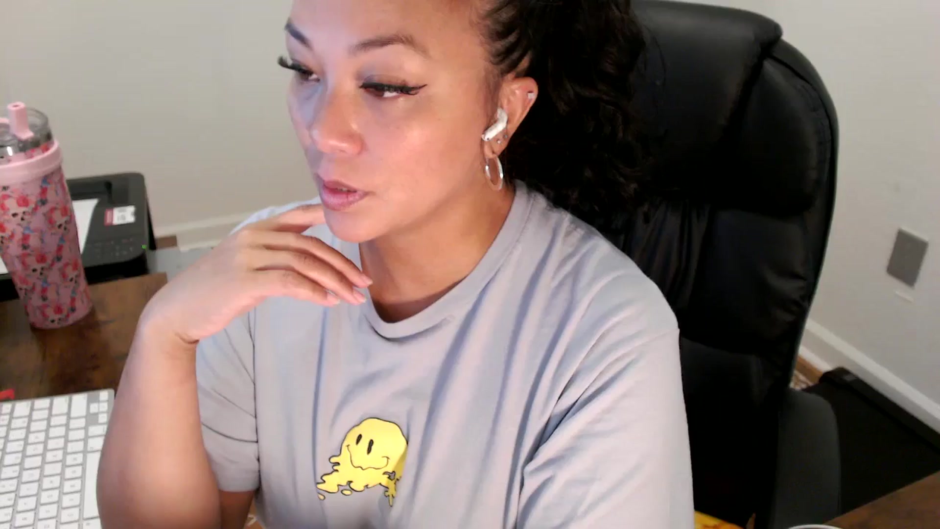 Gallery image thumbnail from MickaylaStar's myfreecams stream on, 07/28/2025, 16:52 image 3 of 20