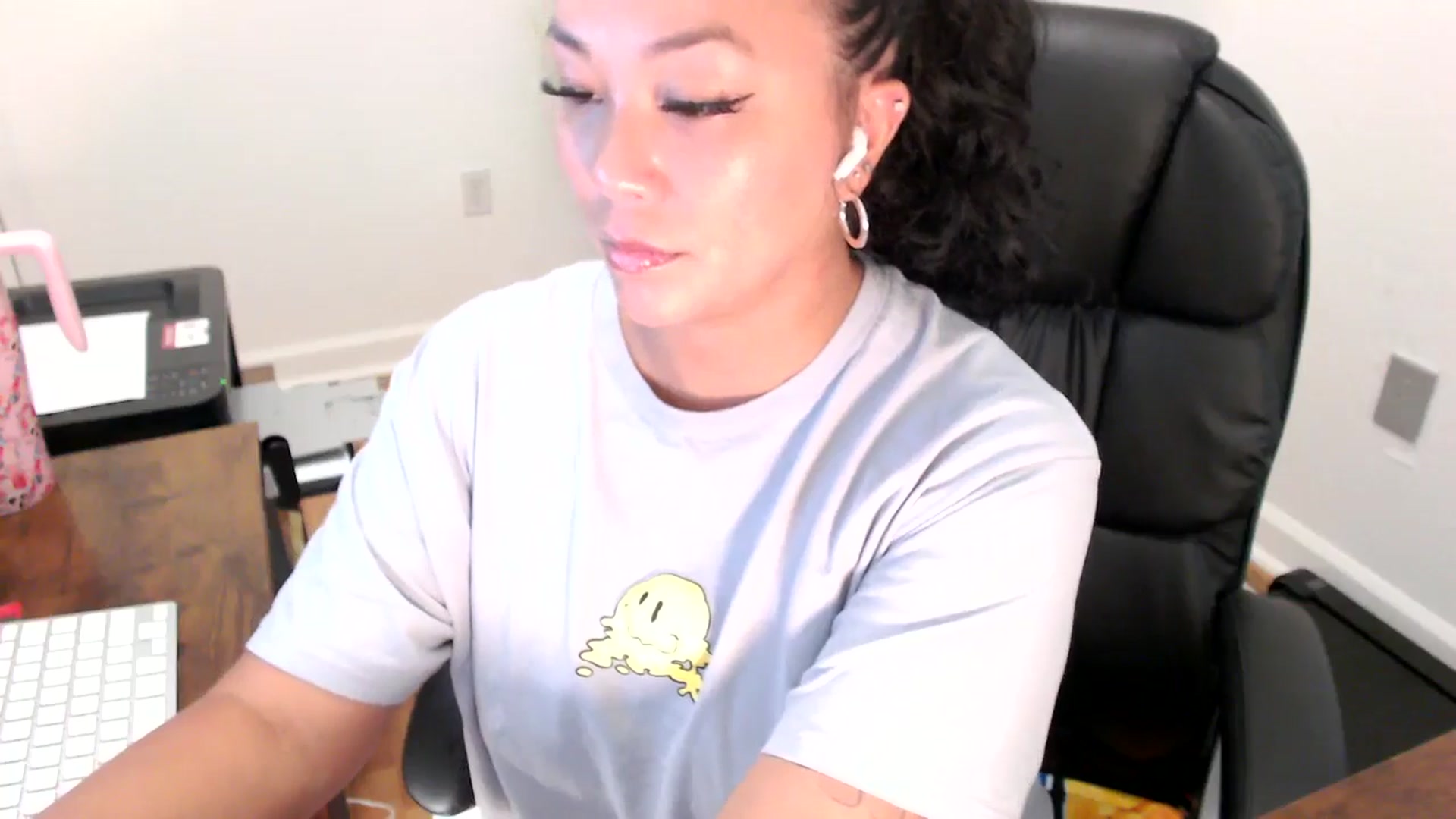 Gallery image thumbnail from MickaylaStar's myfreecams stream on, 07/28/2025, 16:52 image 16 of 20