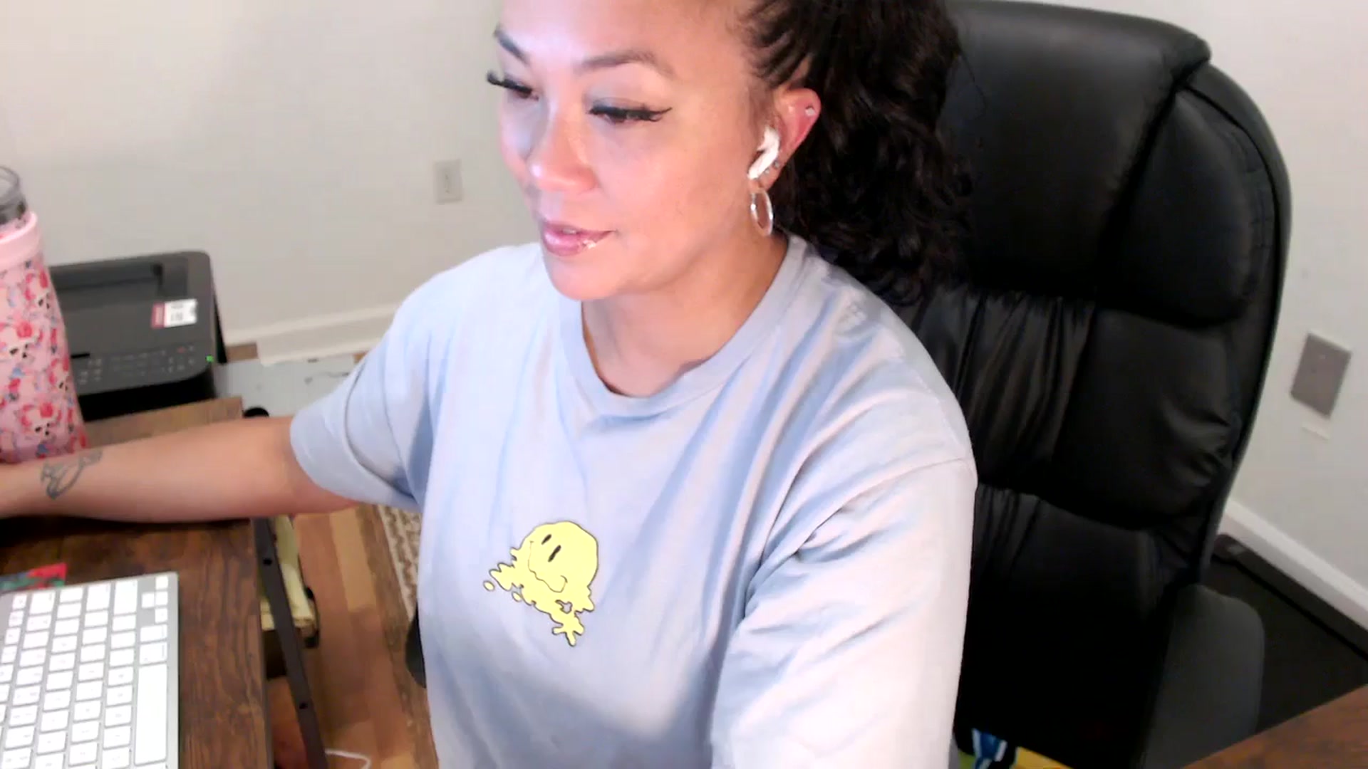 Gallery image thumbnail from MickaylaStar's myfreecams stream on, 07/28/2025, 17:45 image 9 of 20