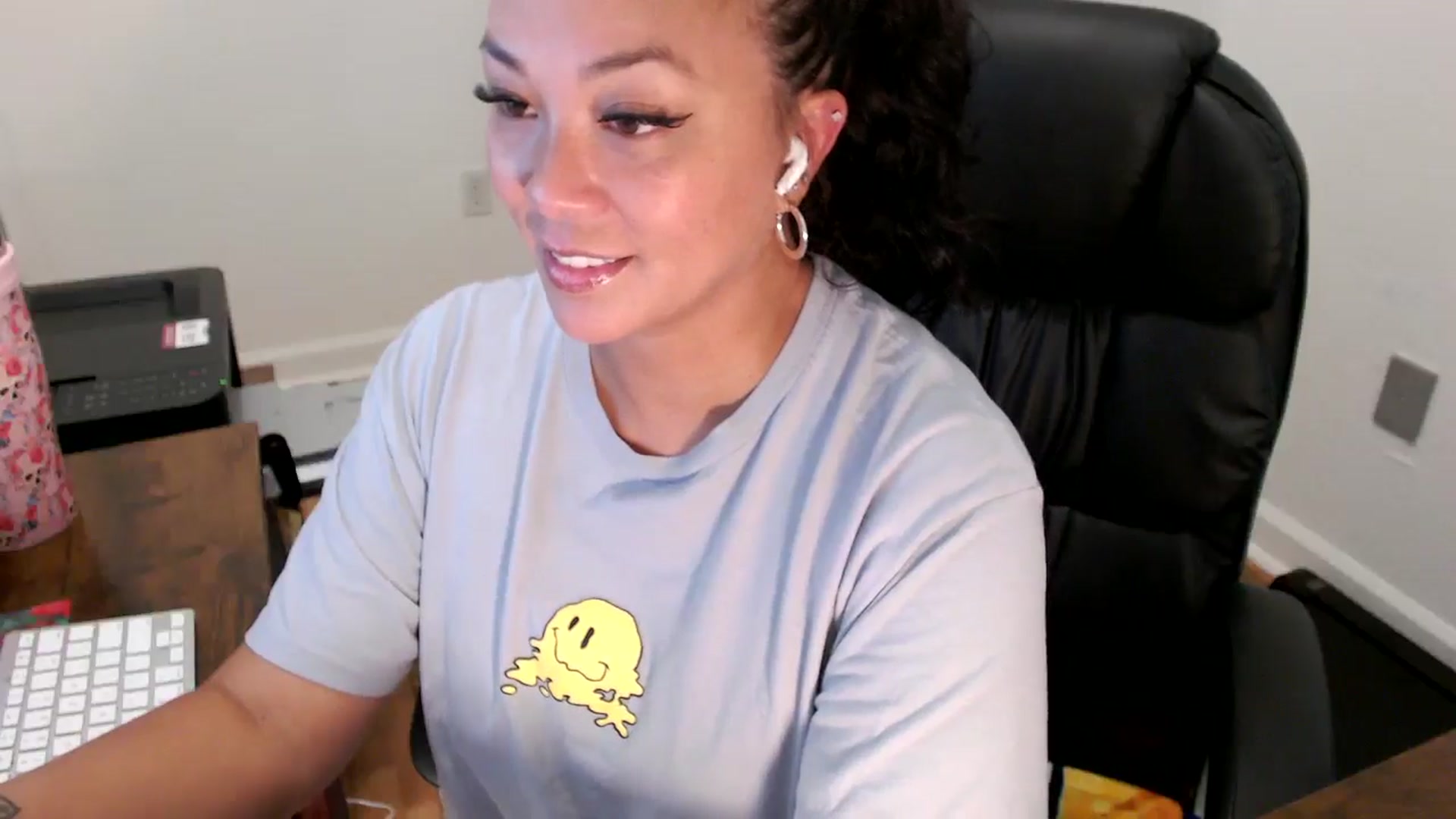Gallery image thumbnail from MickaylaStar's myfreecams stream on, 07/28/2025, 17:45 image 8 of 20