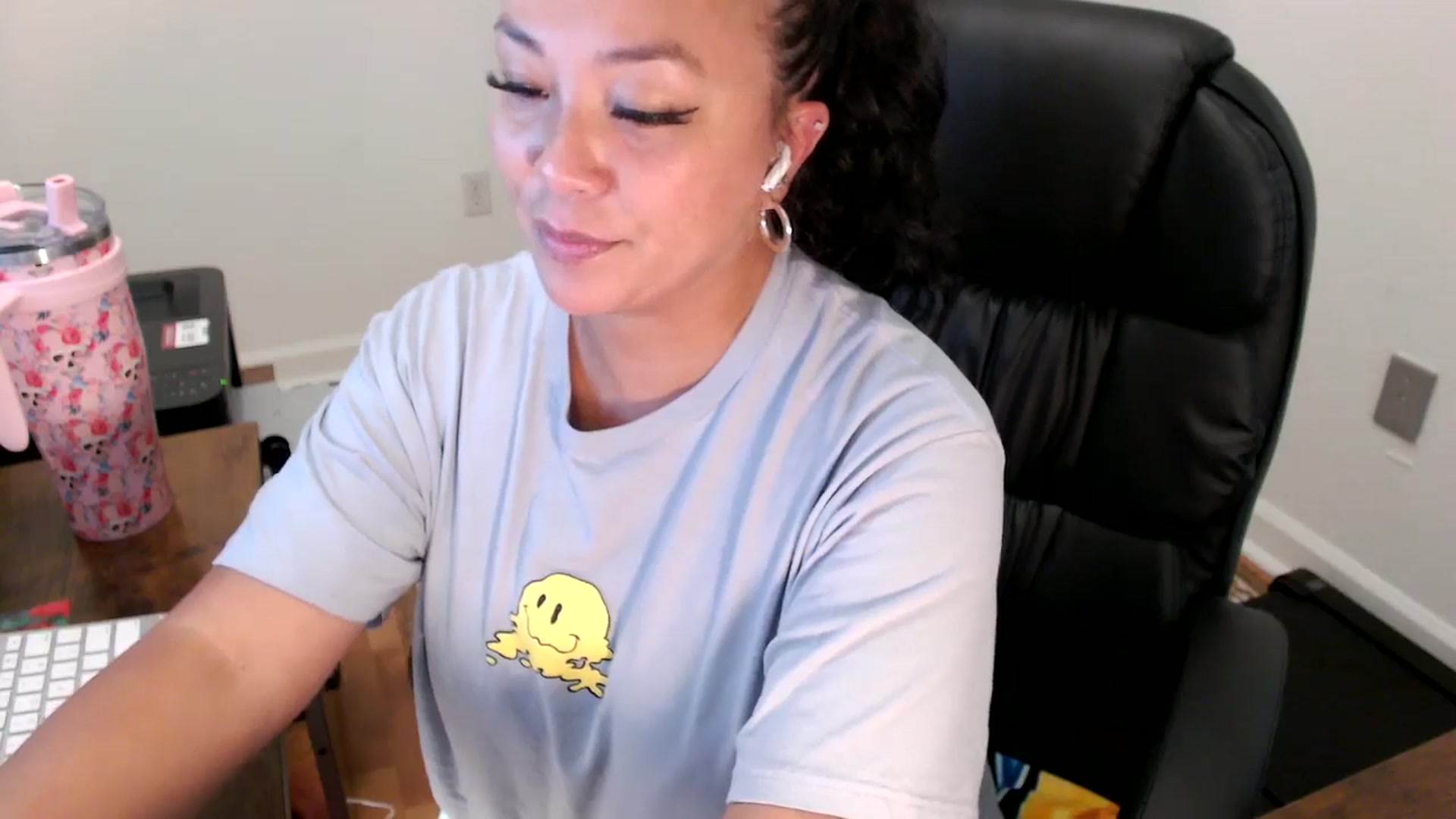 Gallery image thumbnail from MickaylaStar's myfreecams stream on, 07/28/2025, 18:23 image 2 of 20