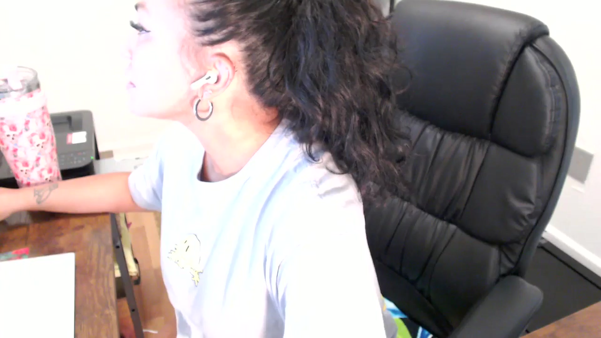 Gallery image thumbnail from MickaylaStar's myfreecams stream on, 07/28/2025, 18:23 image 7 of 20