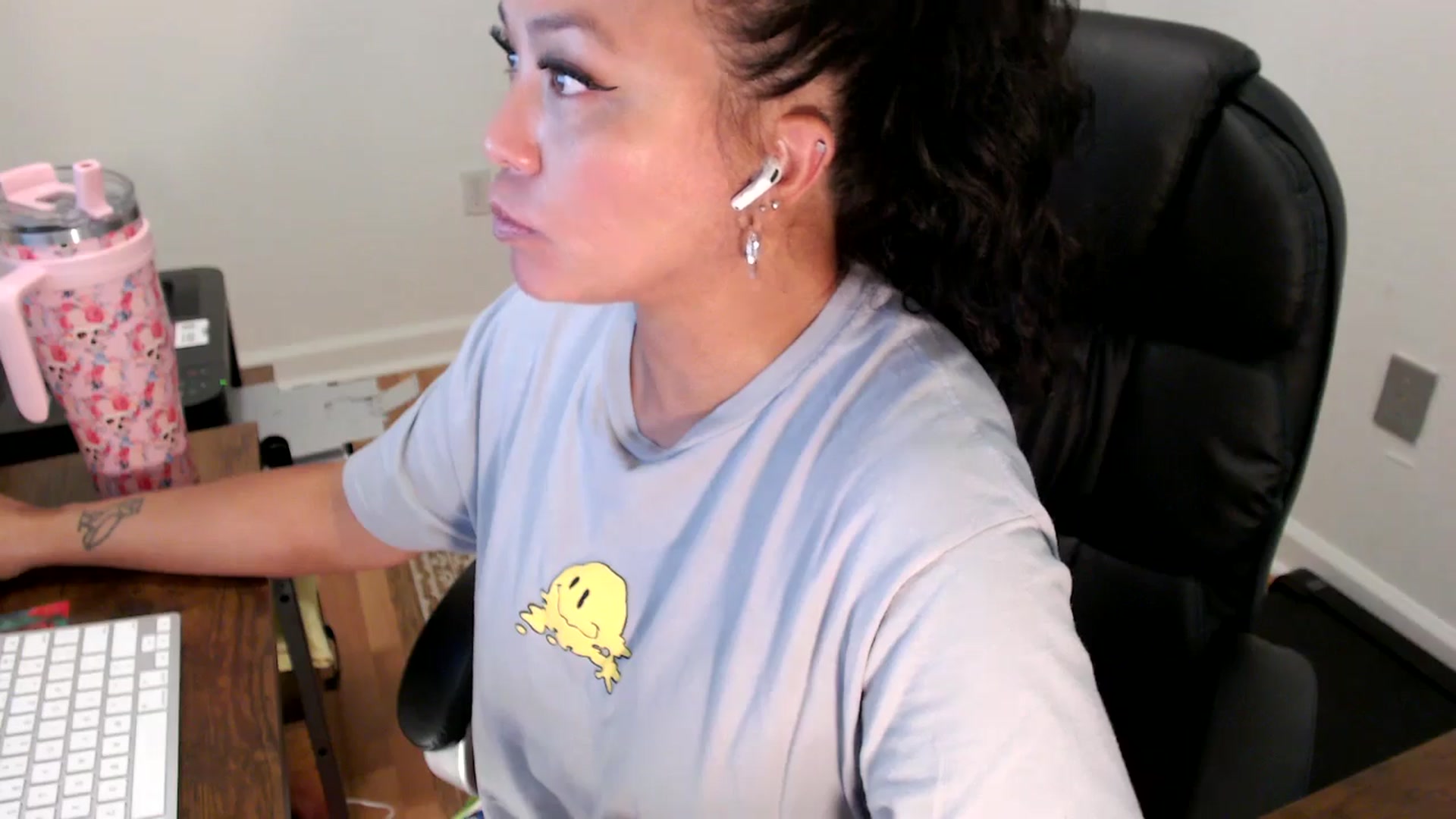 Gallery image thumbnail from MickaylaStar's myfreecams stream on, 07/28/2025, 18:23 image 17 of 20