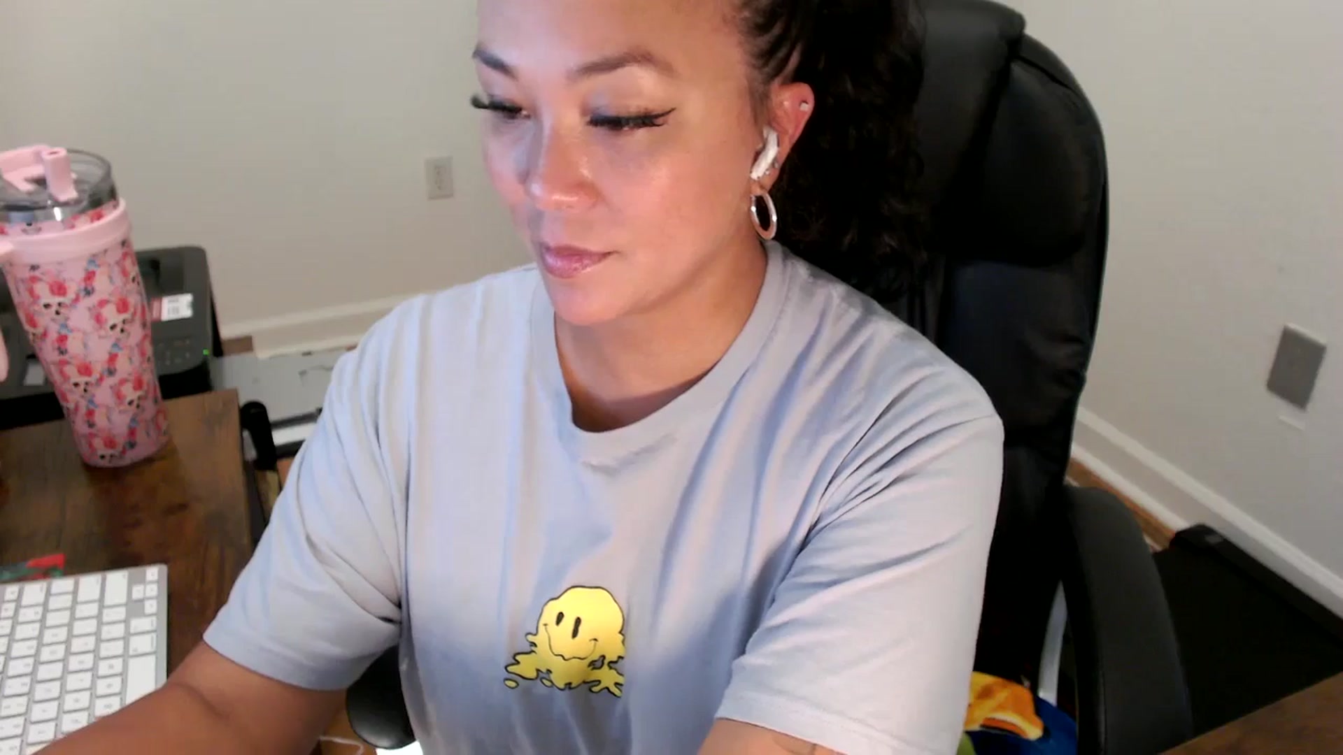 Gallery image thumbnail from MickaylaStar's myfreecams stream on, 07/28/2025, 18:23 image 4 of 20