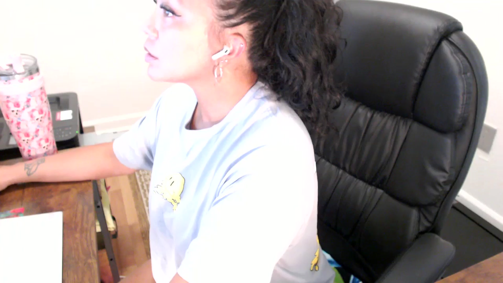 Gallery image thumbnail from MickaylaStar's myfreecams stream on, 07/28/2025, 18:23 image 5 of 20