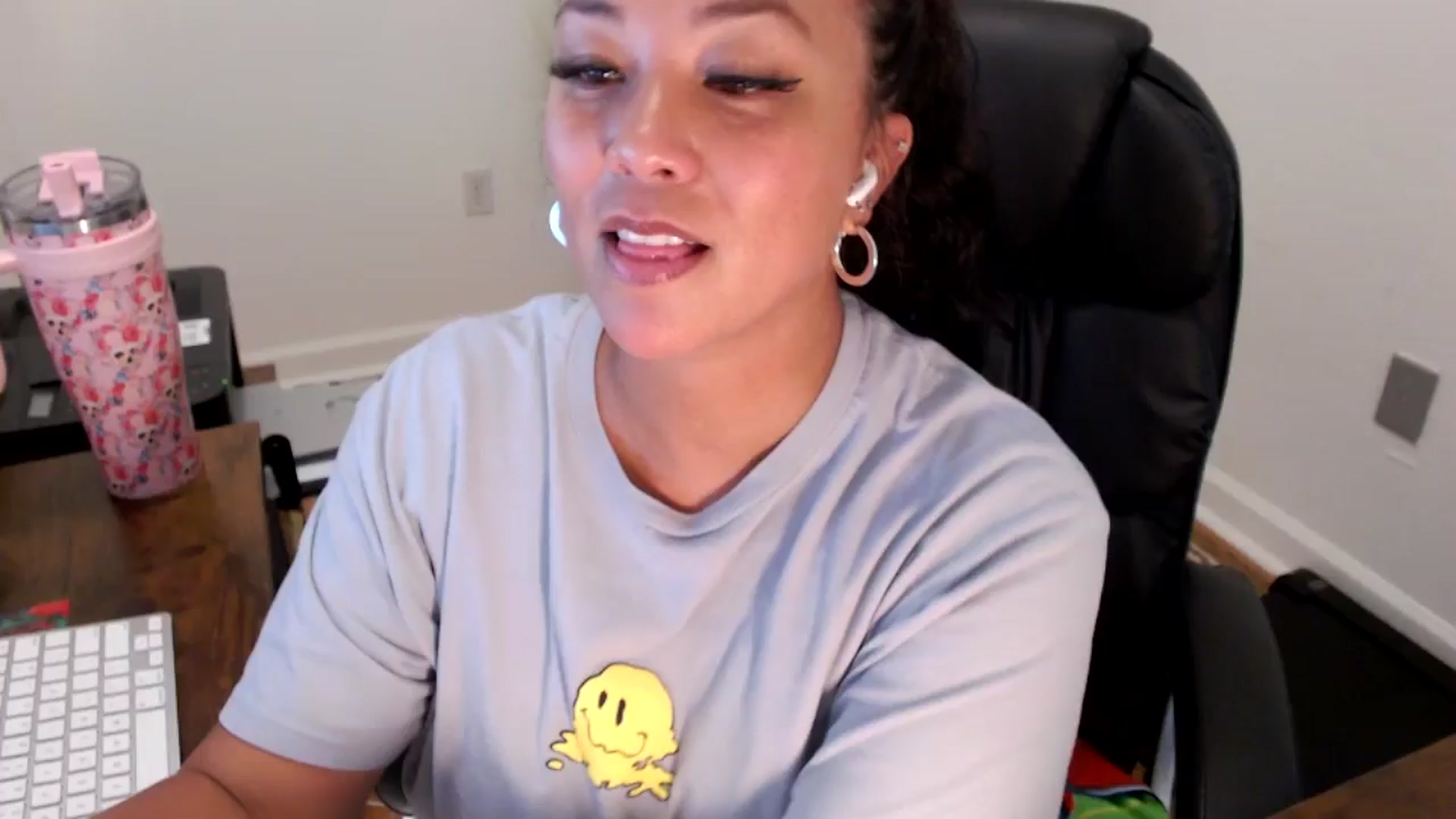 Gallery image thumbnail from MickaylaStar's myfreecams stream on, 07/28/2025, 19:17 image 12 of 20