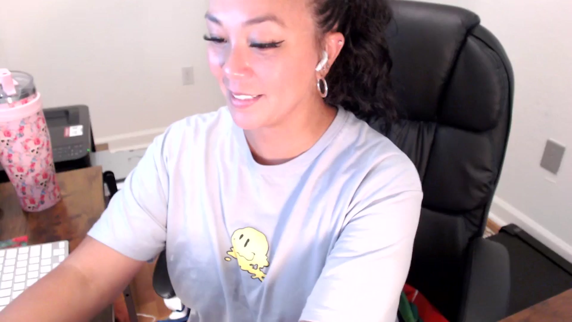 Gallery image thumbnail from MickaylaStar's myfreecams stream on, 07/28/2025, 19:17 image 3 of 20