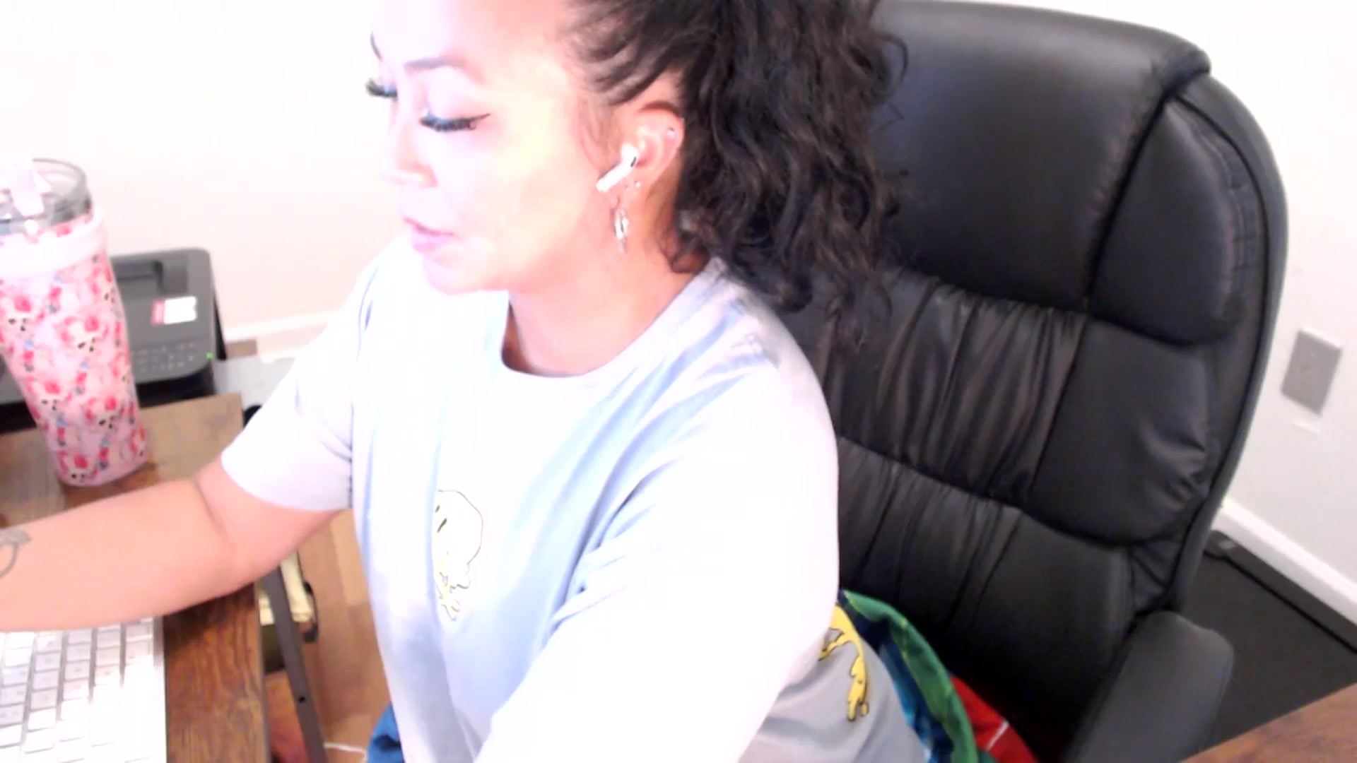 Gallery image thumbnail from MickaylaStar's myfreecams stream on, 07/28/2025, 19:17 image 5 of 20