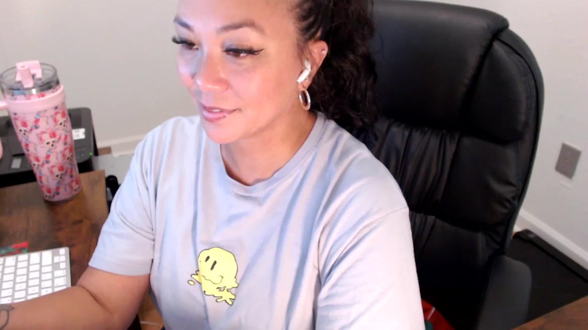 Gallery image thumbnail from MickaylaStar's myfreecams stream on, 07/28/2025, 19:17 image 13 of 20