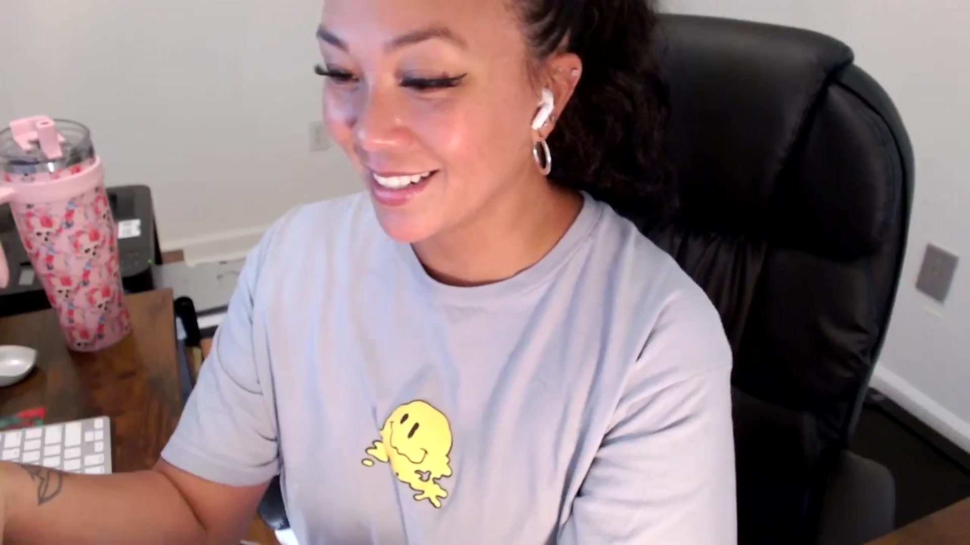 Gallery image thumbnail from MickaylaStar's myfreecams stream on, 07/28/2025, 20:08 image 11 of 20