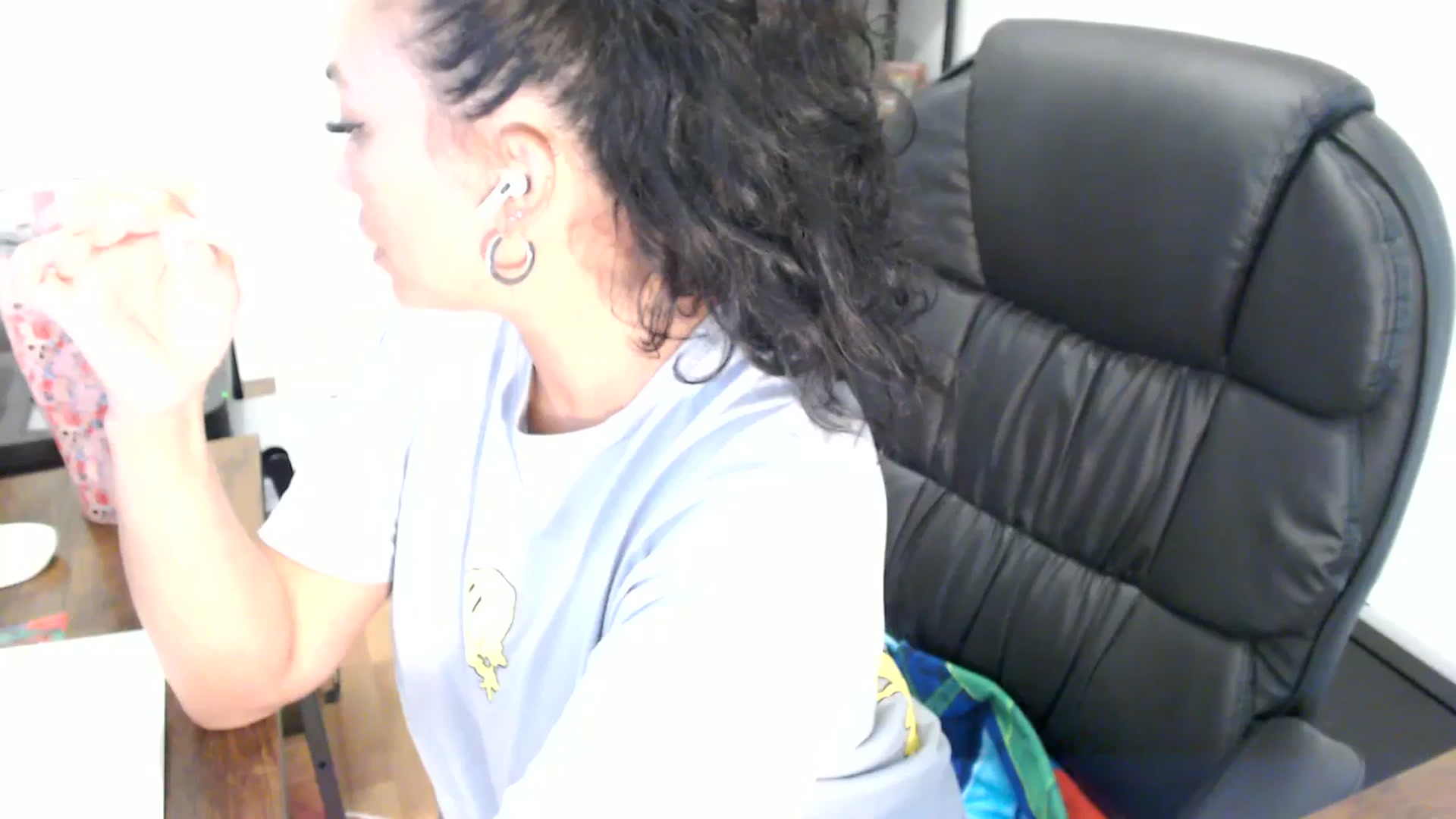 Gallery image thumbnail from MickaylaStar's myfreecams stream on, 07/28/2025, 20:08 image 1 of 20