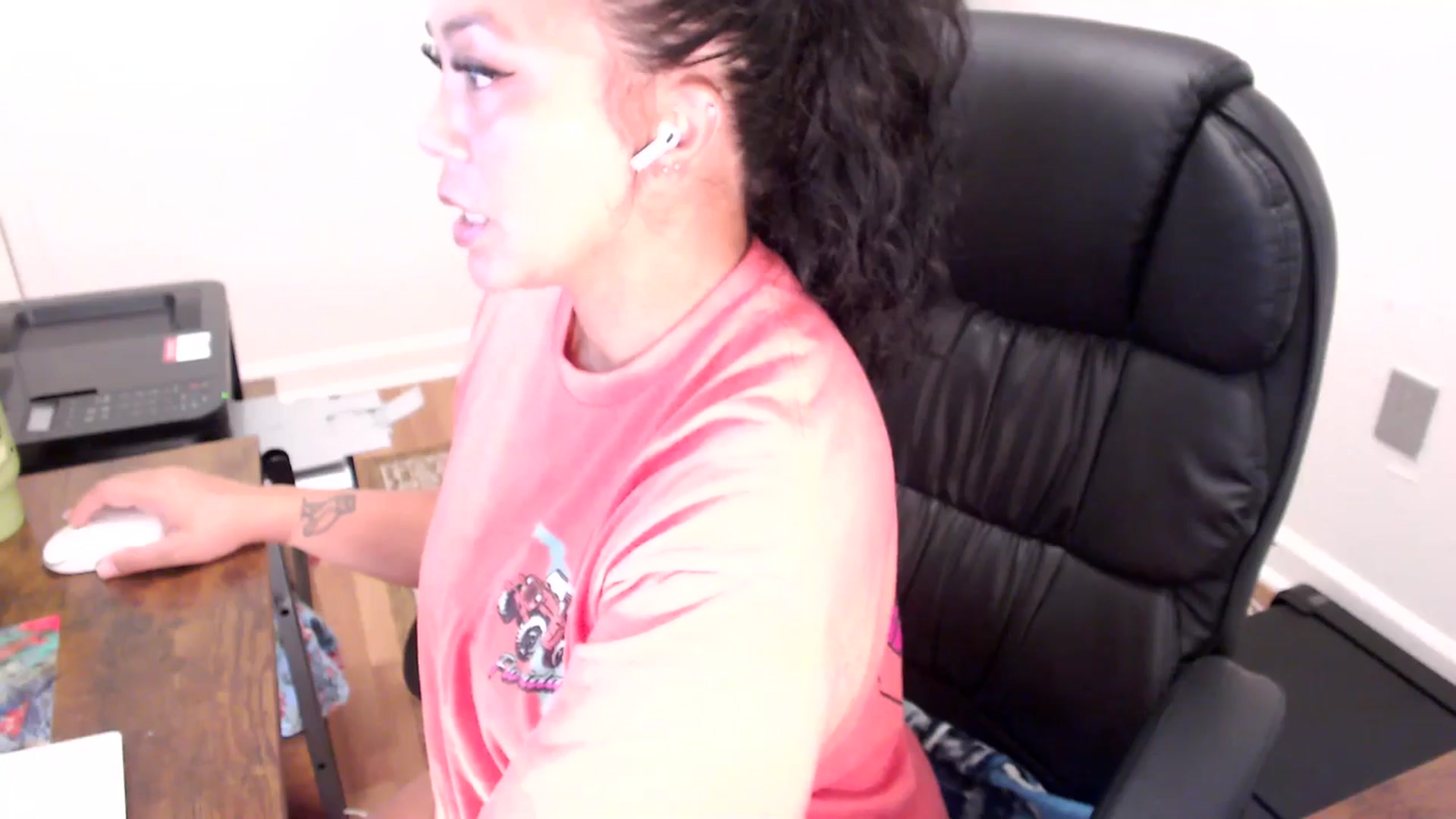 Gallery image thumbnail from MickaylaStar's myfreecams stream on, 07/29/2025, 14:46 image 6 of 20