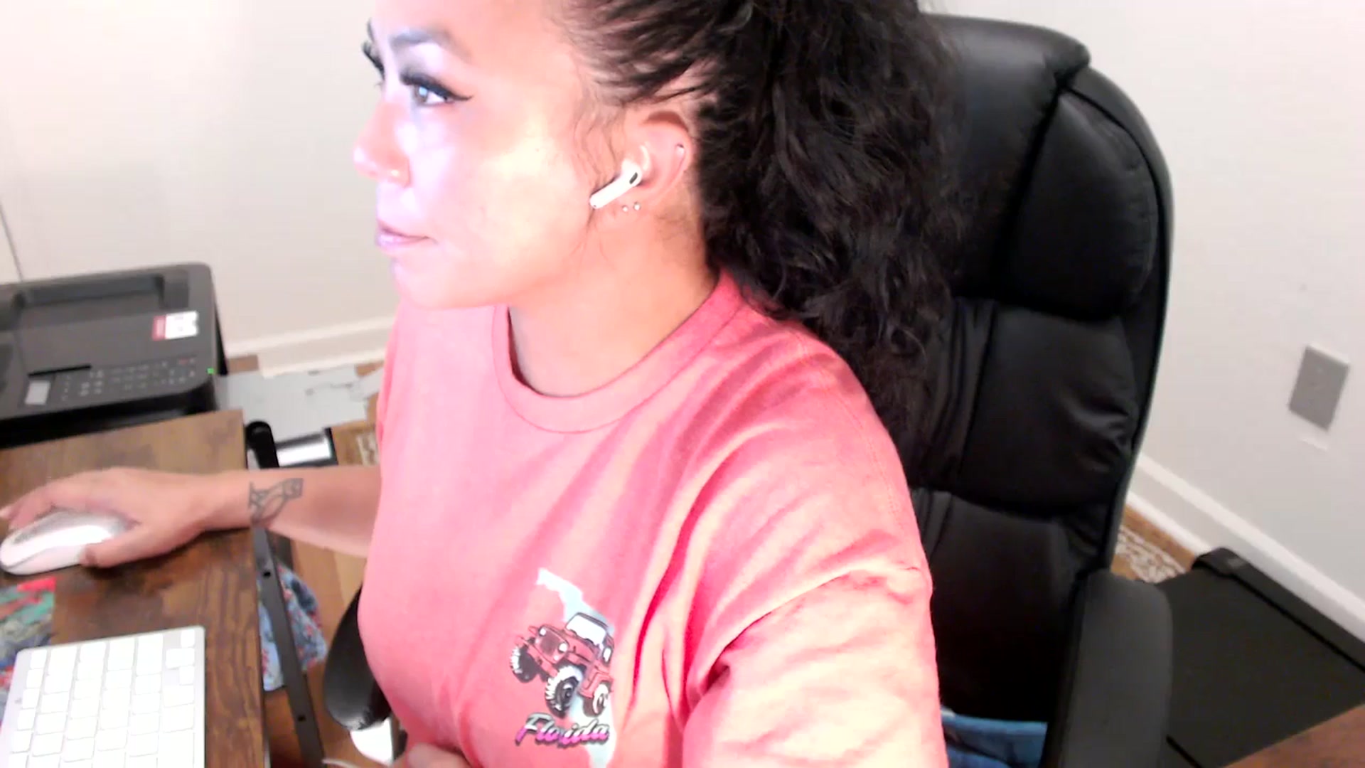 Gallery image thumbnail from MickaylaStar's myfreecams stream on, 07/29/2025, 14:46 image 13 of 20