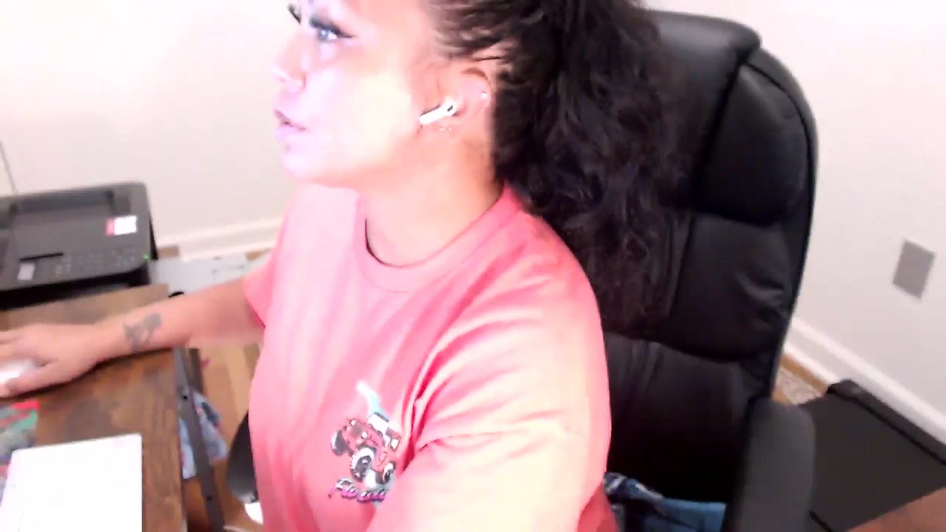 Gallery image thumbnail from MickaylaStar's myfreecams stream on, 07/29/2025, 14:46 image 14 of 20