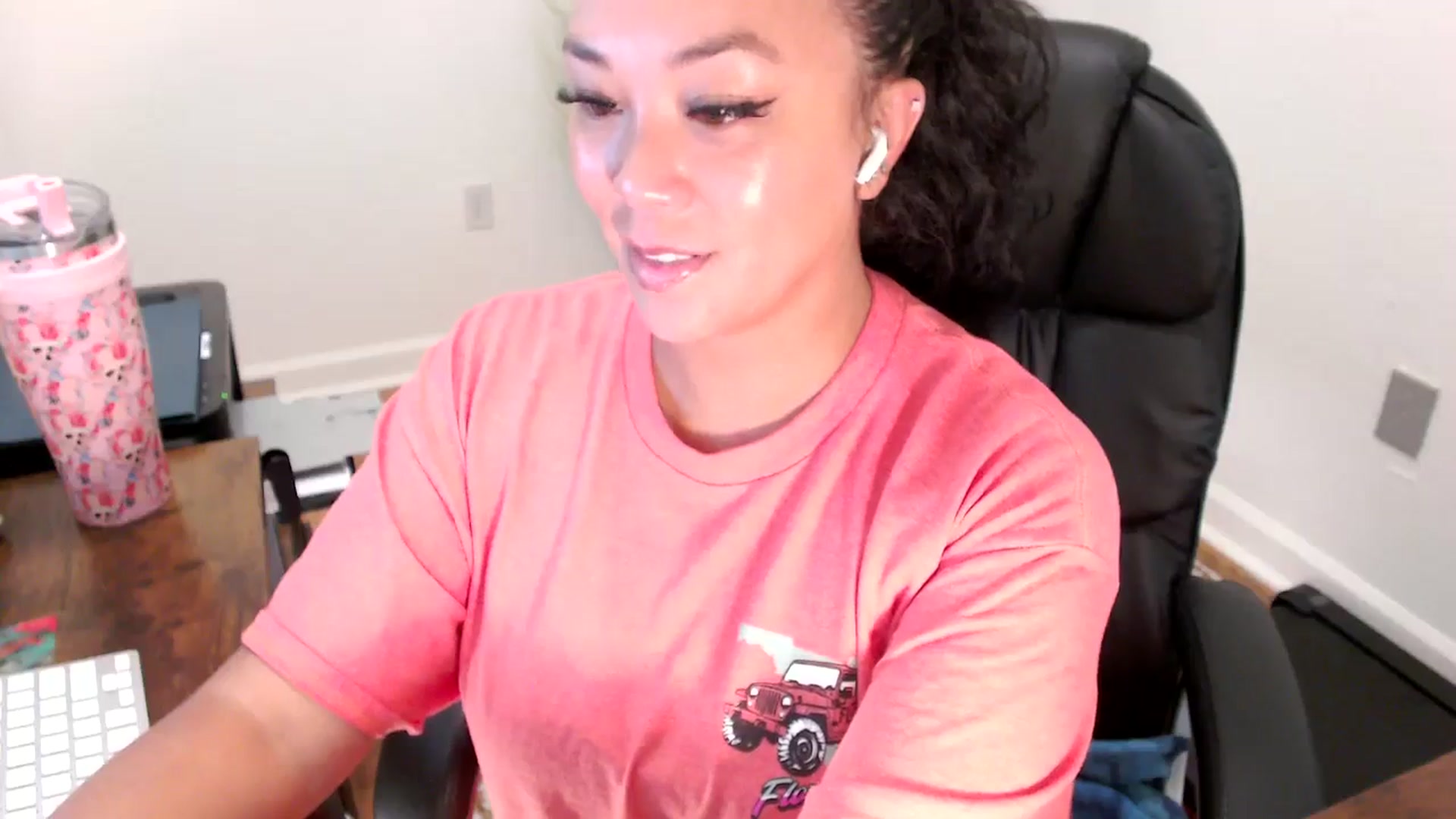 Gallery image thumbnail from MickaylaStar's myfreecams stream on, 07/29/2025, 15:49 image 12 of 20