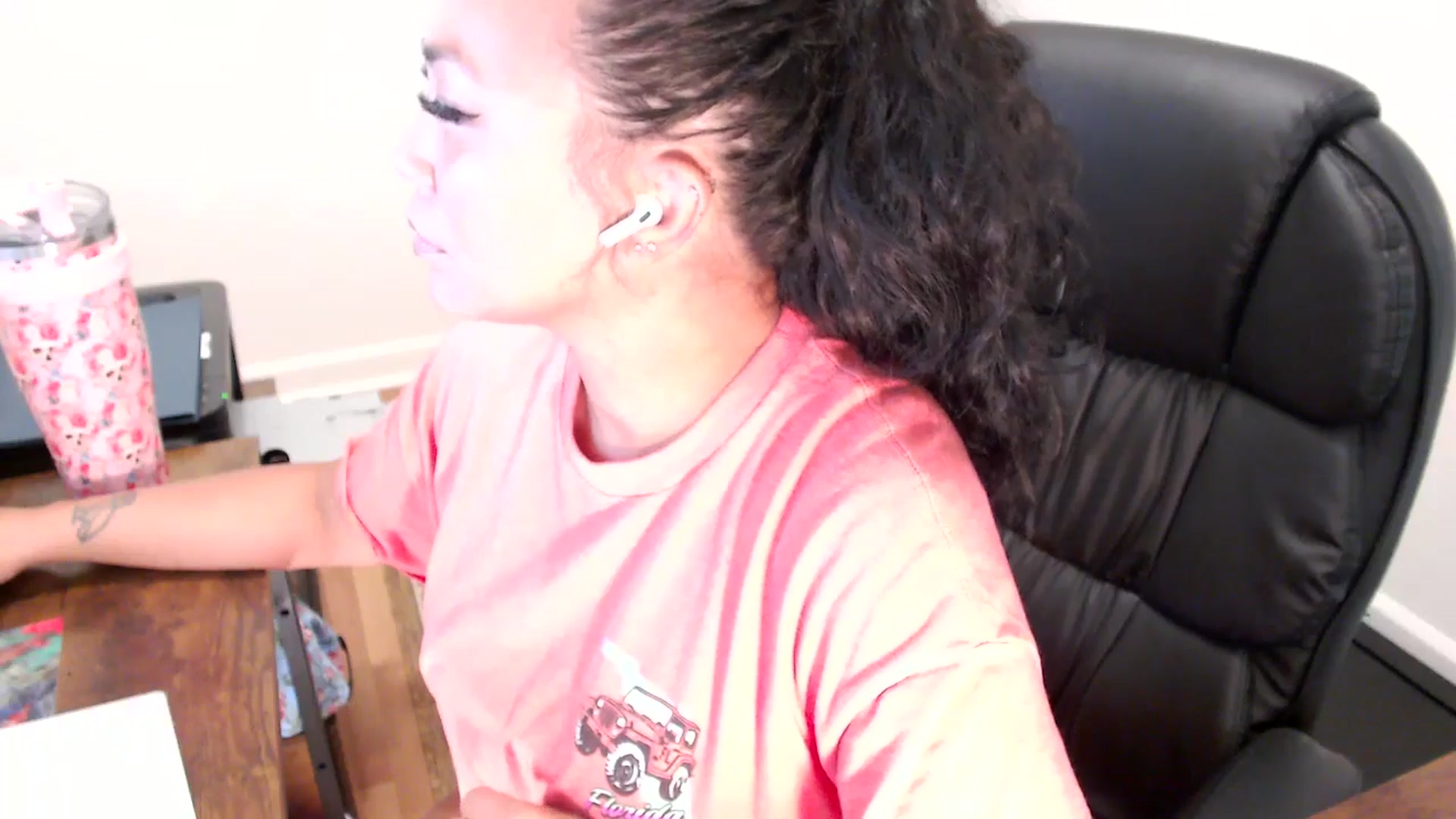 Gallery image thumbnail from MickaylaStar's myfreecams stream on, 07/29/2025, 15:49 image 6 of 20