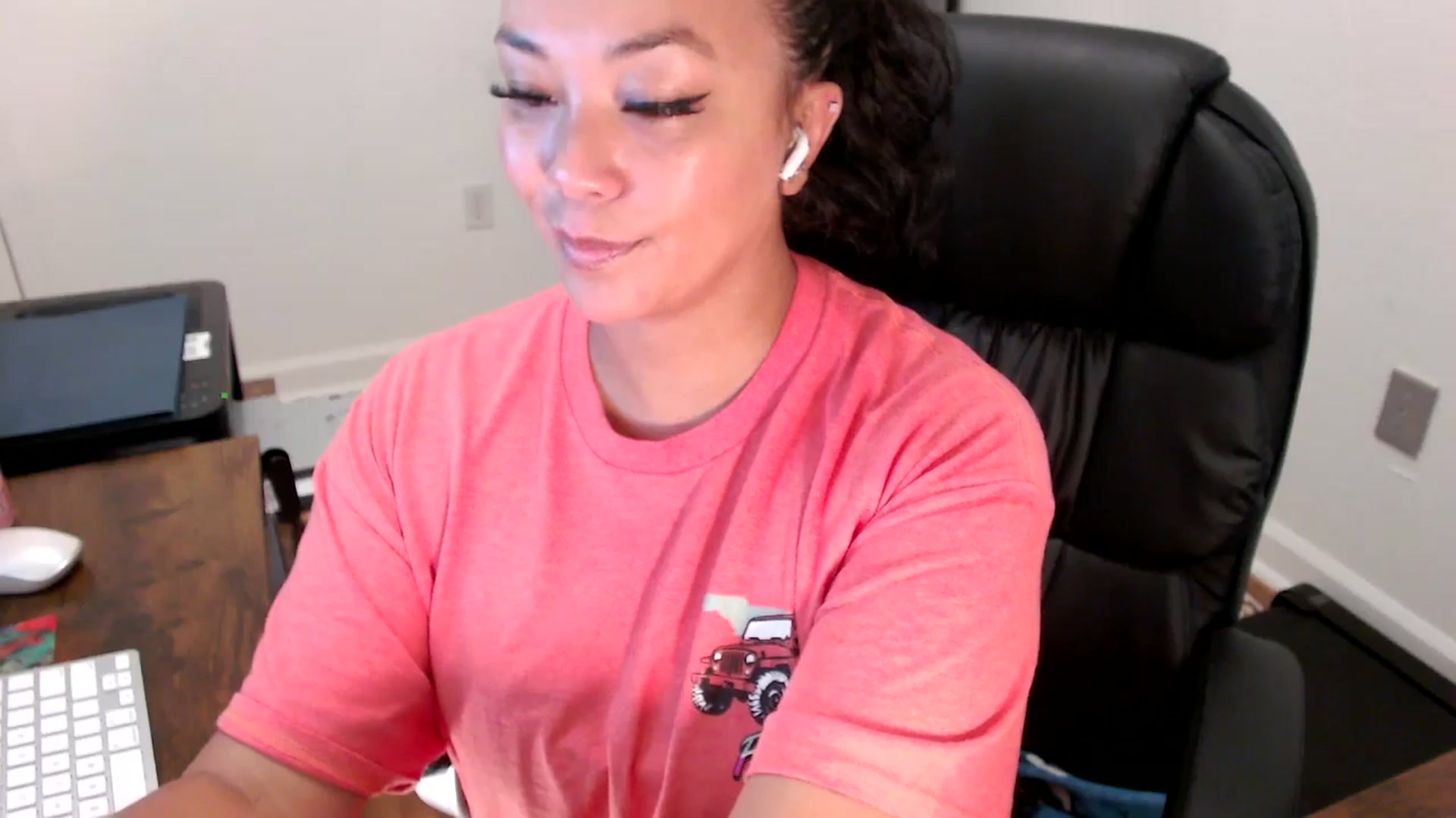 Gallery image thumbnail from MickaylaStar's myfreecams stream on, 07/29/2025, 15:49 image 18 of 20