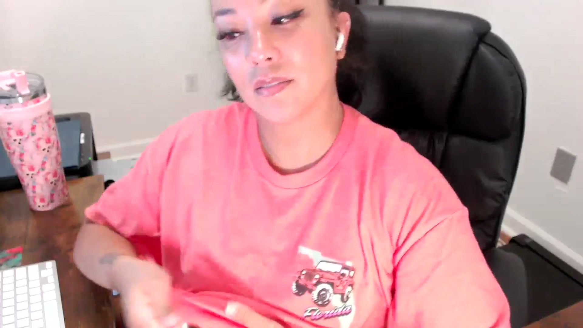 Gallery image thumbnail from MickaylaStar's myfreecams stream on, 07/29/2025, 15:49 image 13 of 20