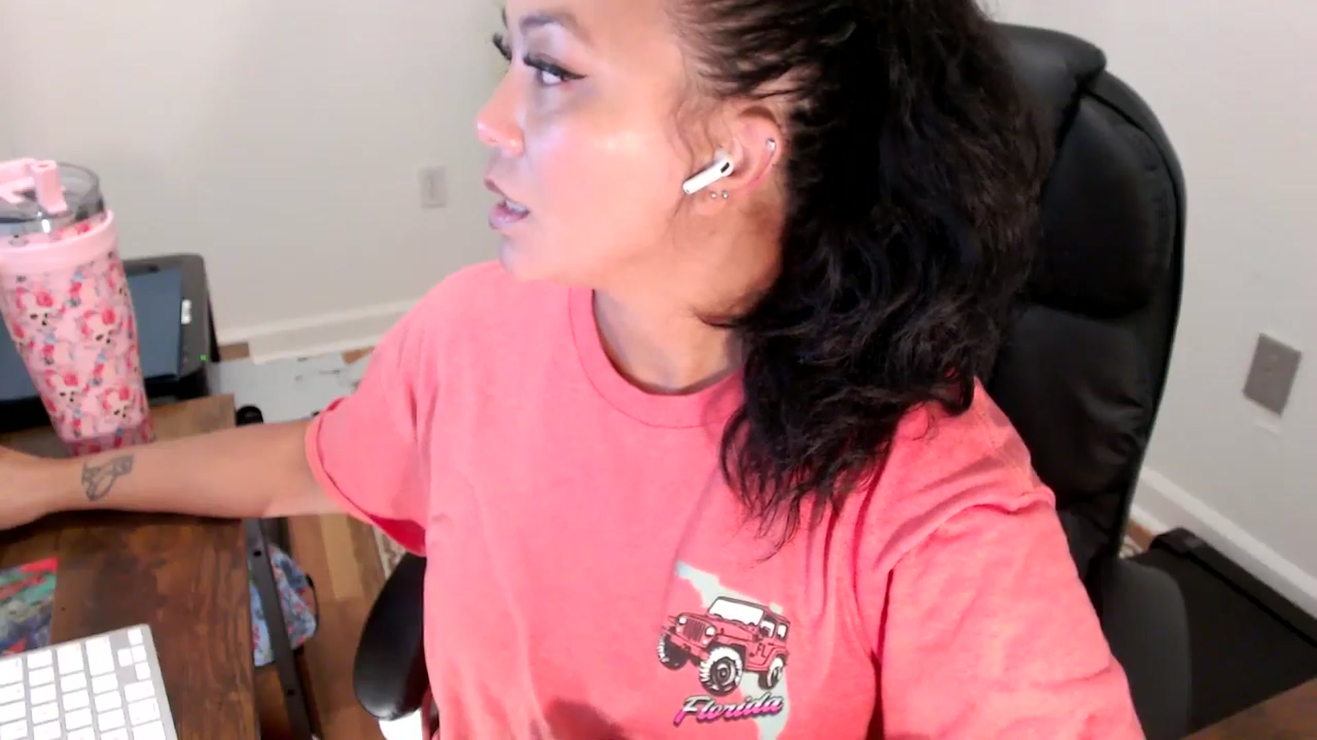 Gallery image thumbnail from MickaylaStar's myfreecams stream on, 07/29/2025, 15:49 image 4 of 20