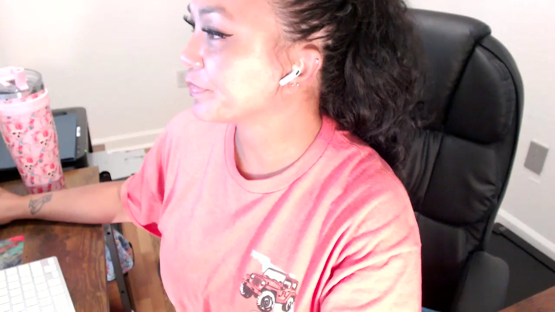 Gallery image thumbnail from MickaylaStar's myfreecams stream on, 07/29/2025, 15:49 image 8 of 20