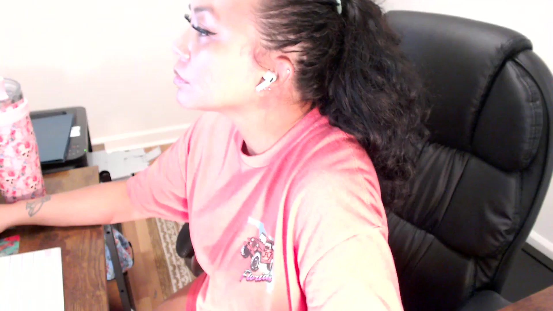 Gallery image thumbnail from MickaylaStar's myfreecams stream on, 07/29/2025, 16:51 image 13 of 20