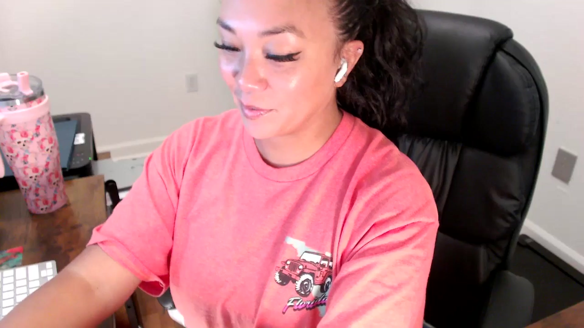 Gallery image thumbnail from MickaylaStar's myfreecams stream on, 07/29/2025, 16:51 image 3 of 20