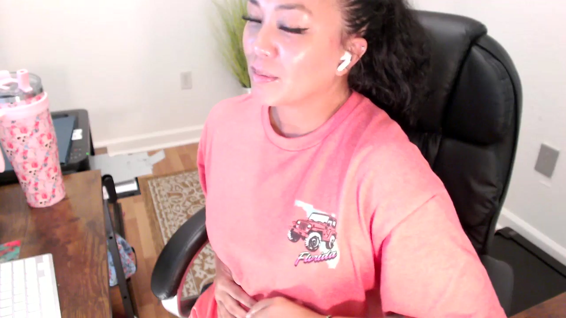 Gallery image thumbnail from MickaylaStar's myfreecams stream on, 07/29/2025, 16:51 image 9 of 20