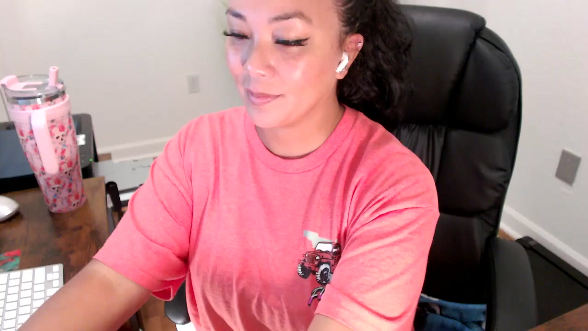 Gallery image thumbnail from MickaylaStar's myfreecams stream on, 07/29/2025, 17:30 image 12 of 20