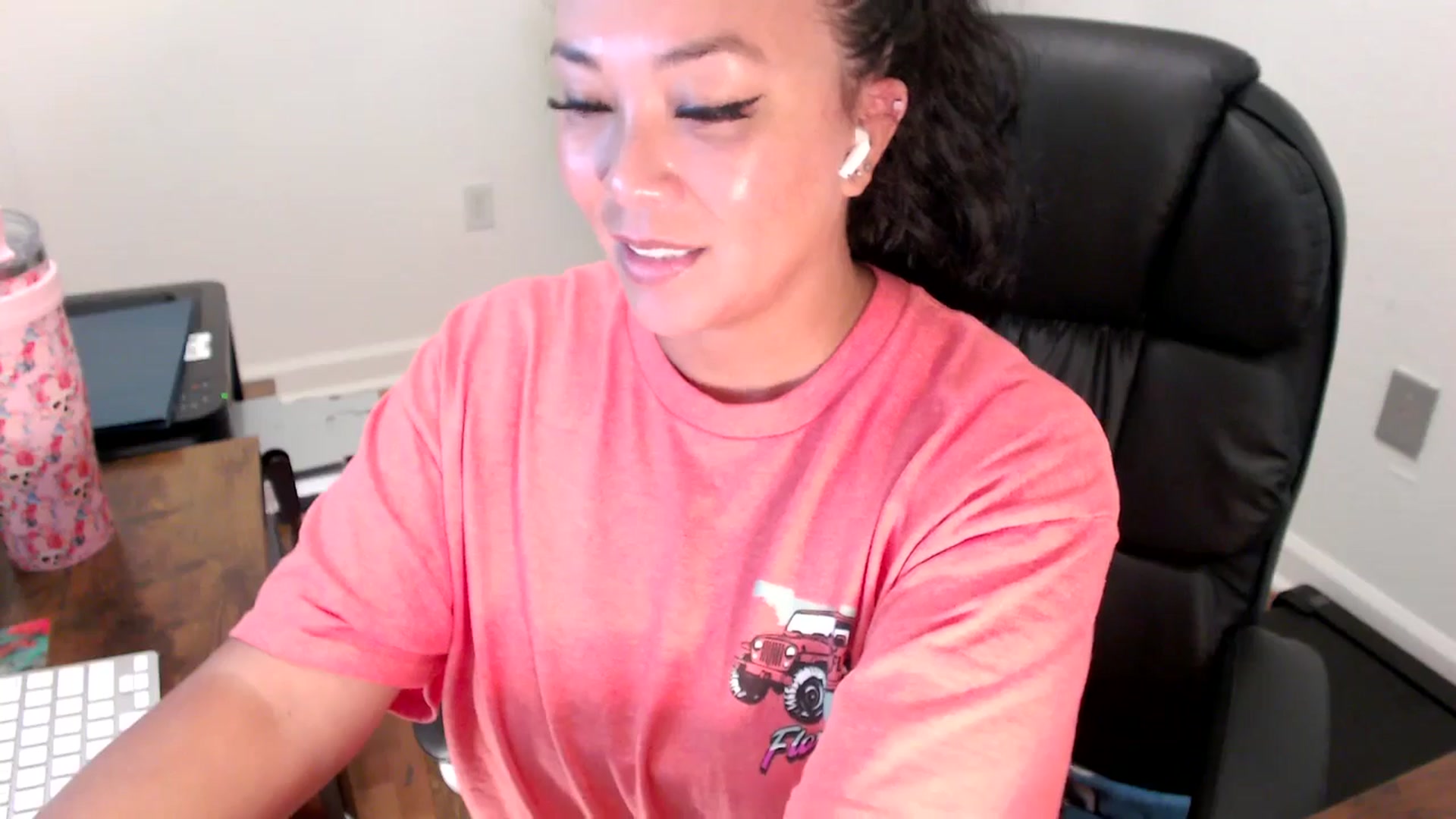 Gallery image thumbnail from MickaylaStar's myfreecams stream on, 07/29/2025, 17:30 image 4 of 20