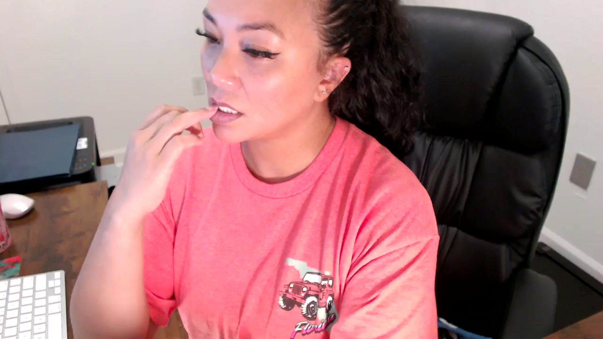 Gallery image thumbnail from MickaylaStar's myfreecams stream on, 07/29/2025, 17:30 image 15 of 20