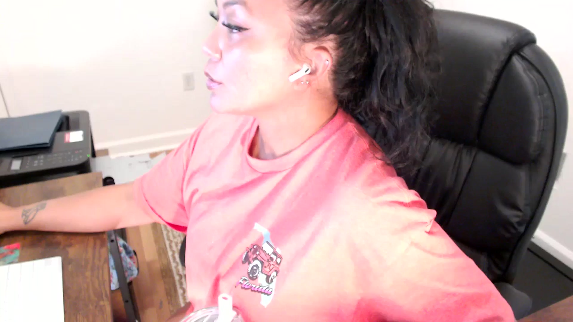 Gallery image thumbnail from MickaylaStar's myfreecams stream on, 07/29/2025, 18:04 image 1 of 20