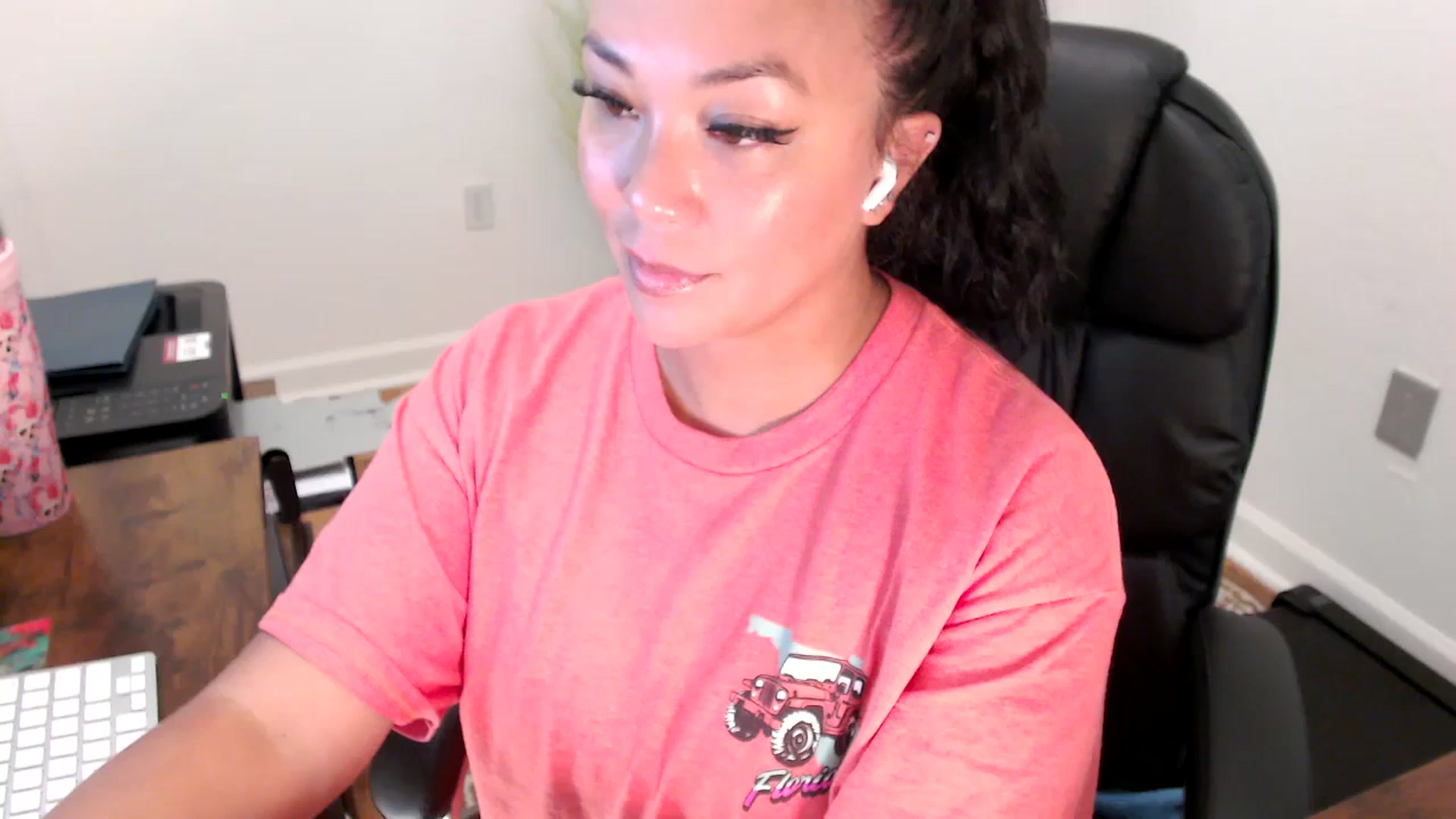 Gallery image thumbnail from MickaylaStar's myfreecams stream on, 07/29/2025, 18:04 image 12 of 20