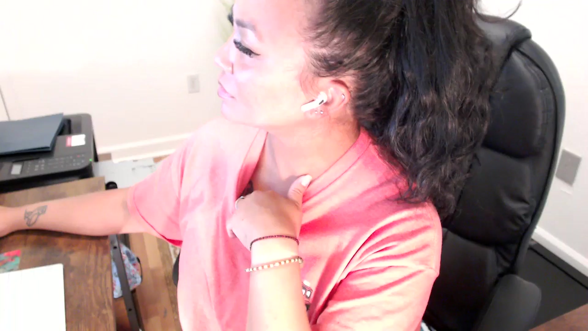 Gallery image thumbnail from MickaylaStar's myfreecams stream on, 07/29/2025, 18:04 image 3 of 20