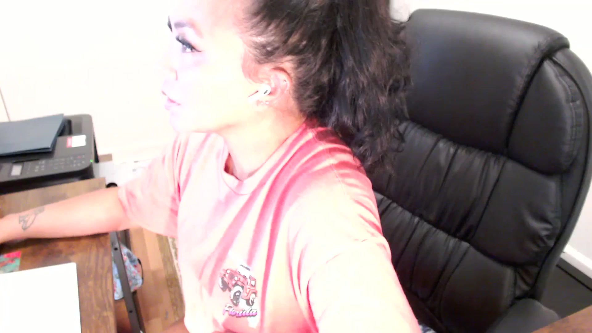 Gallery image thumbnail from MickaylaStar's myfreecams stream on, 07/29/2025, 18:55 image 16 of 20
