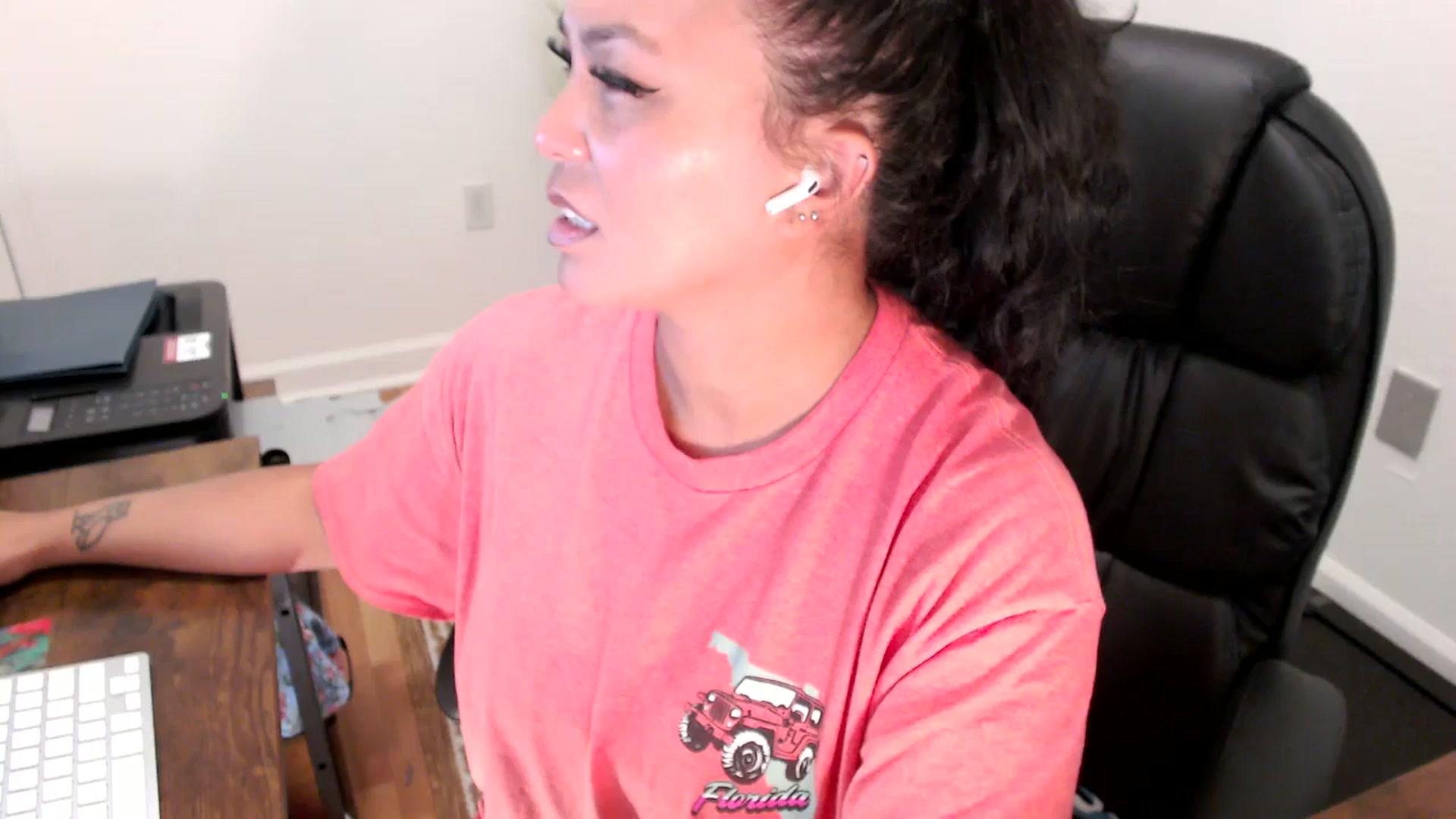 Gallery image thumbnail from MickaylaStar's myfreecams stream on, 07/29/2025, 18:55 image 1 of 20