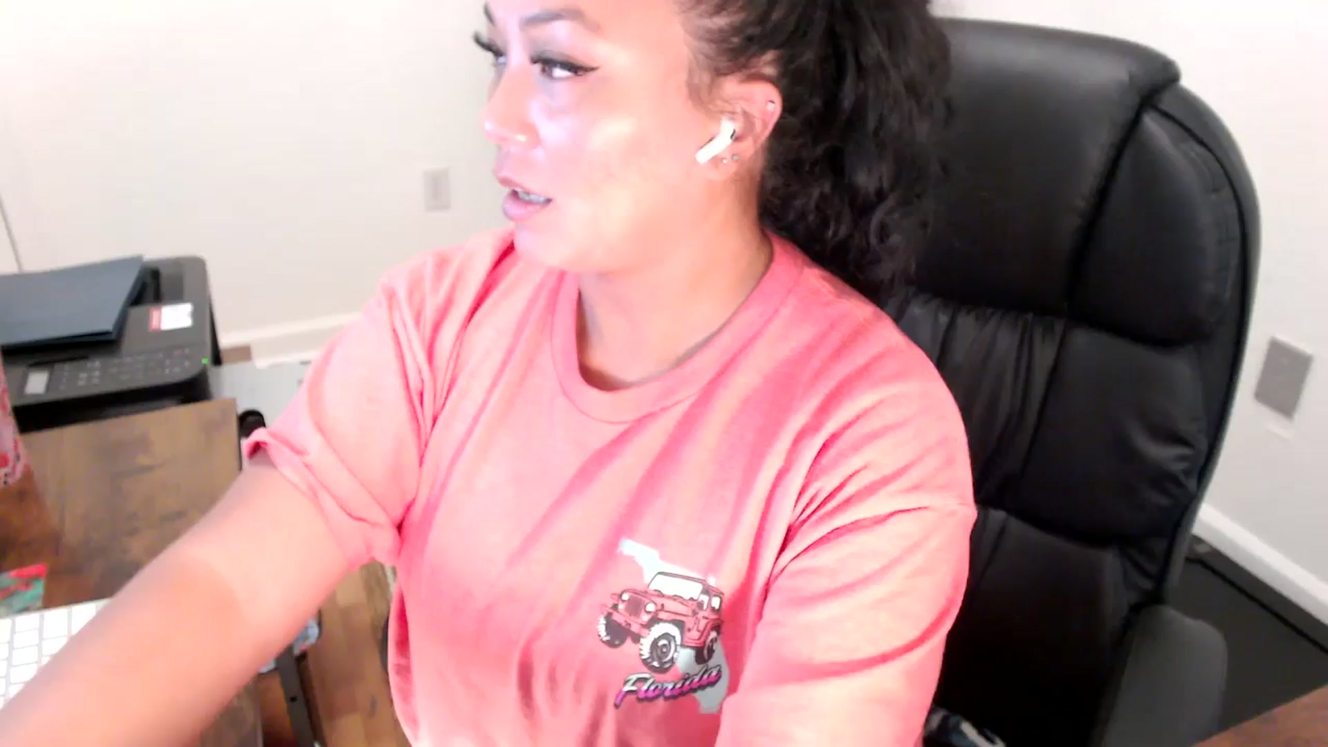 Gallery image thumbnail from MickaylaStar's myfreecams stream on, 07/29/2025, 18:55 image 8 of 20