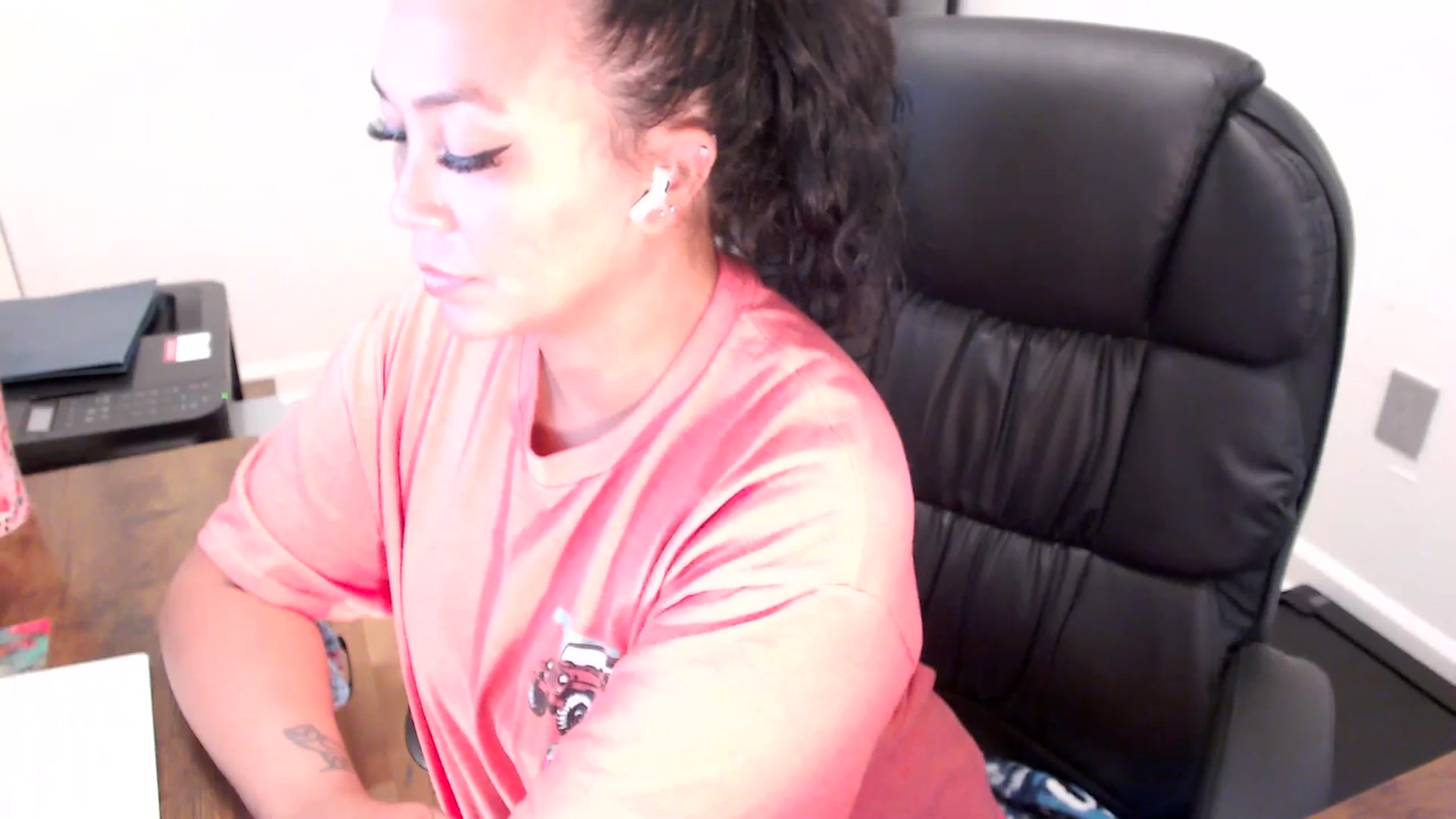 Gallery image thumbnail from MickaylaStar's myfreecams stream on, 07/29/2025, 18:55 image 6 of 20
