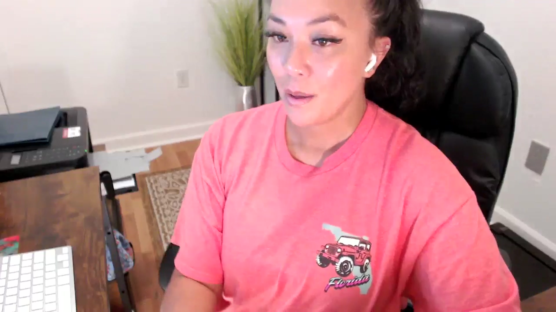 Gallery image thumbnail from MickaylaStar's myfreecams stream on, 07/29/2025, 18:55 image 15 of 20