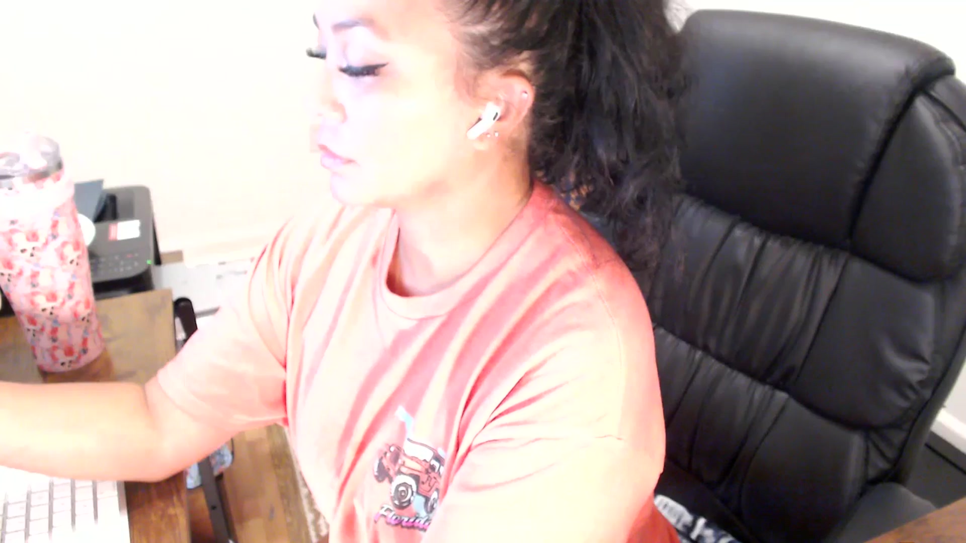 Gallery image thumbnail from MickaylaStar's myfreecams stream on, 07/29/2025, 19:34 image 5 of 20