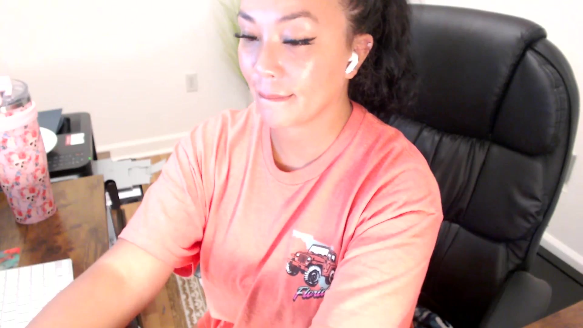 Gallery image thumbnail from MickaylaStar's myfreecams stream on, 07/29/2025, 19:34 image 13 of 20