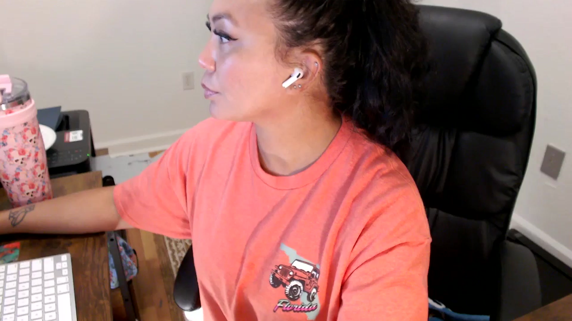Gallery image thumbnail from MickaylaStar's myfreecams stream on, 07/29/2025, 19:34 image 8 of 20