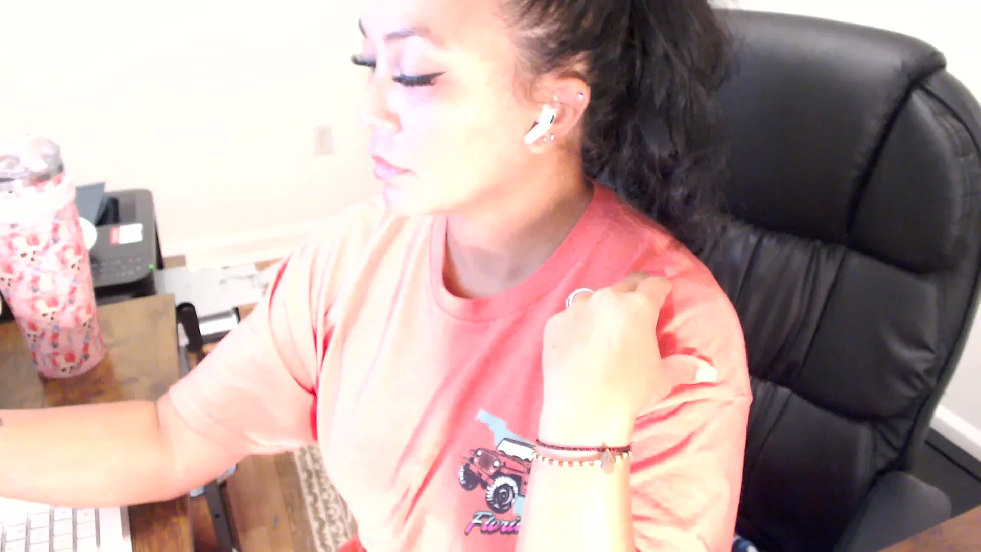 Gallery image thumbnail from MickaylaStar's myfreecams stream on, 07/29/2025, 19:34 image 6 of 20