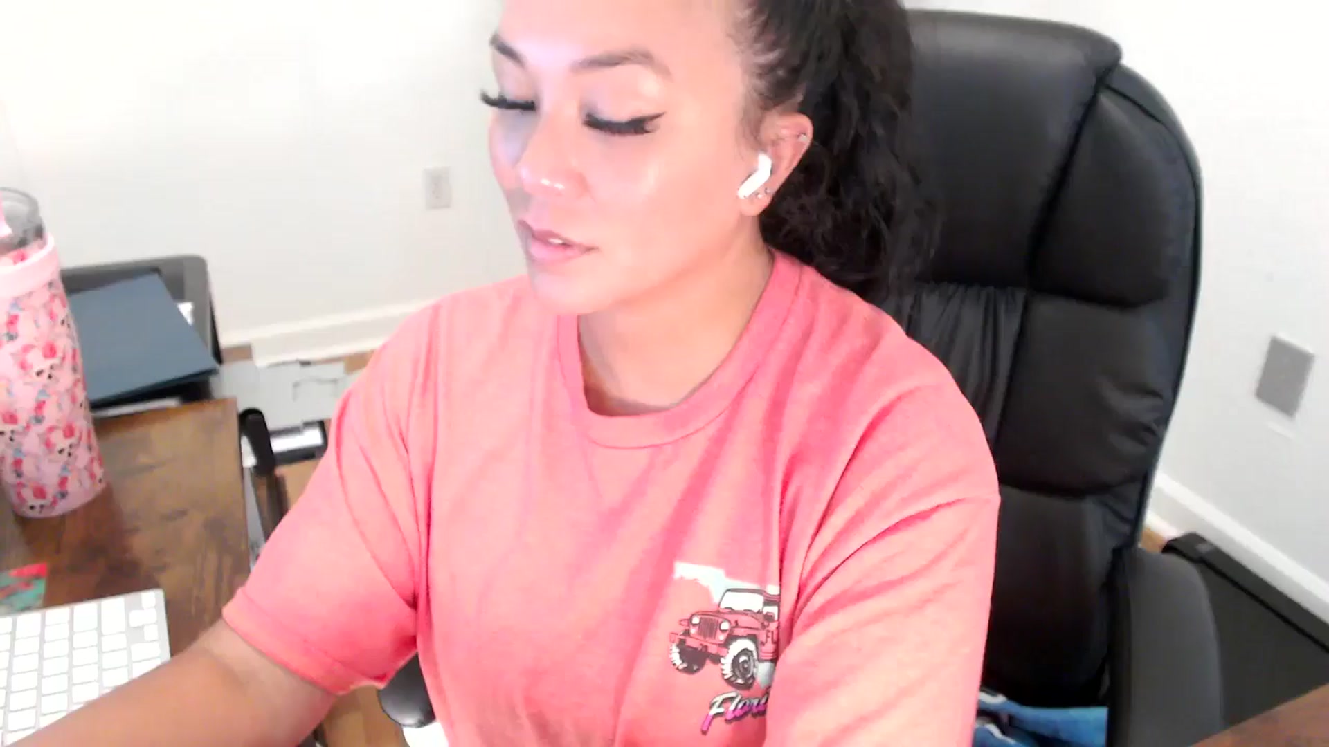 Gallery image thumbnail from MickaylaStar's myfreecams stream on, 07/29/2025, 20:34 image 14 of 20