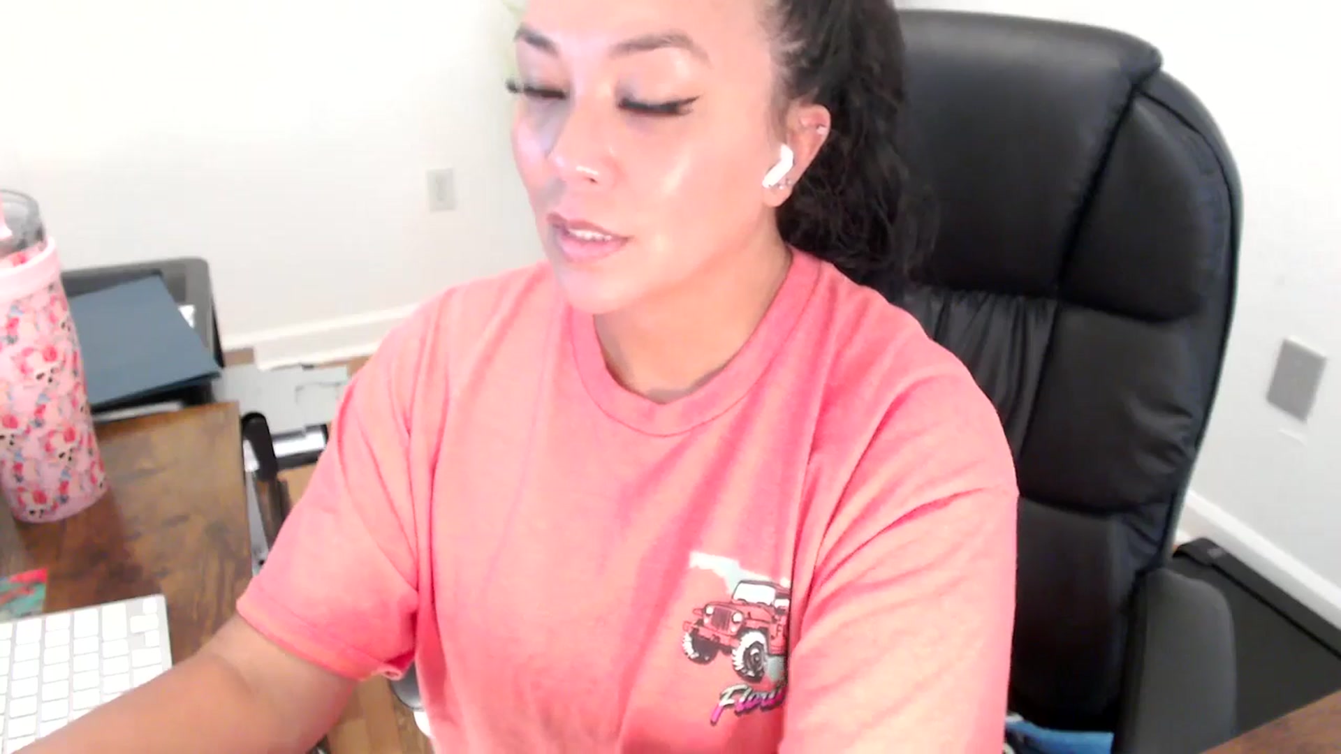 Gallery image thumbnail from MickaylaStar's myfreecams stream on, 07/29/2025, 20:34 image 13 of 20