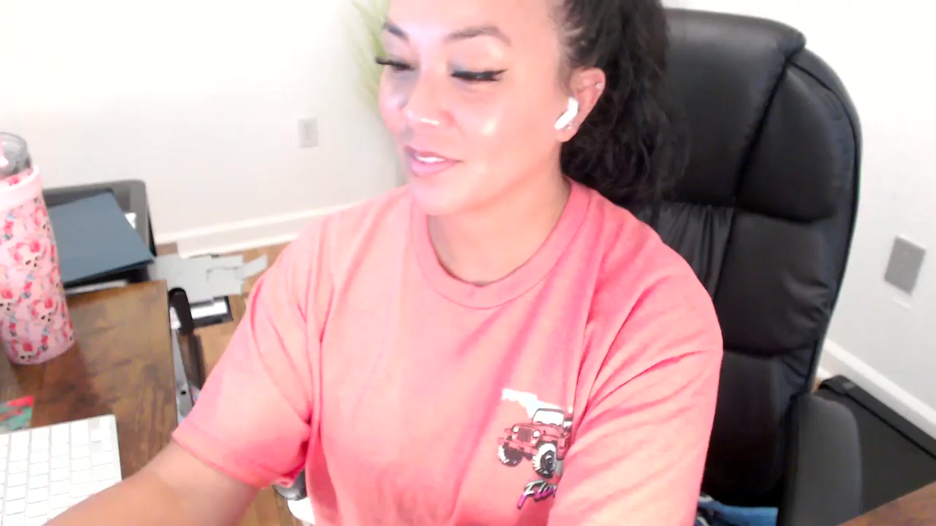 Gallery image thumbnail from MickaylaStar's myfreecams stream on, 07/29/2025, 20:34 image 12 of 20