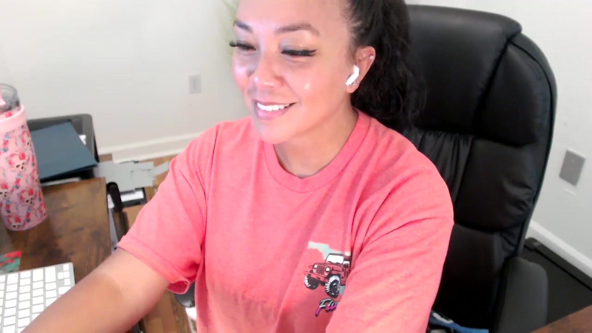 Gallery image thumbnail from MickaylaStar's myfreecams stream on, 07/29/2025, 20:34 image 11 of 20